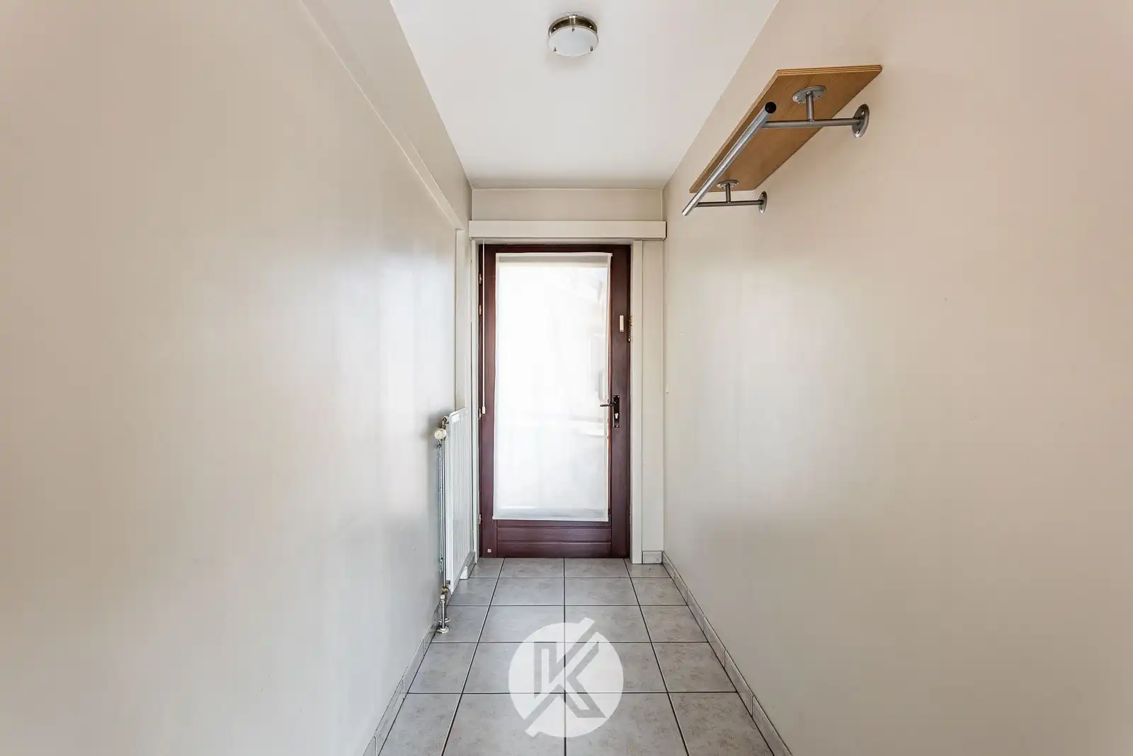 Lichtrijk appartement met parkeerplaats nabij het centrum foto 4