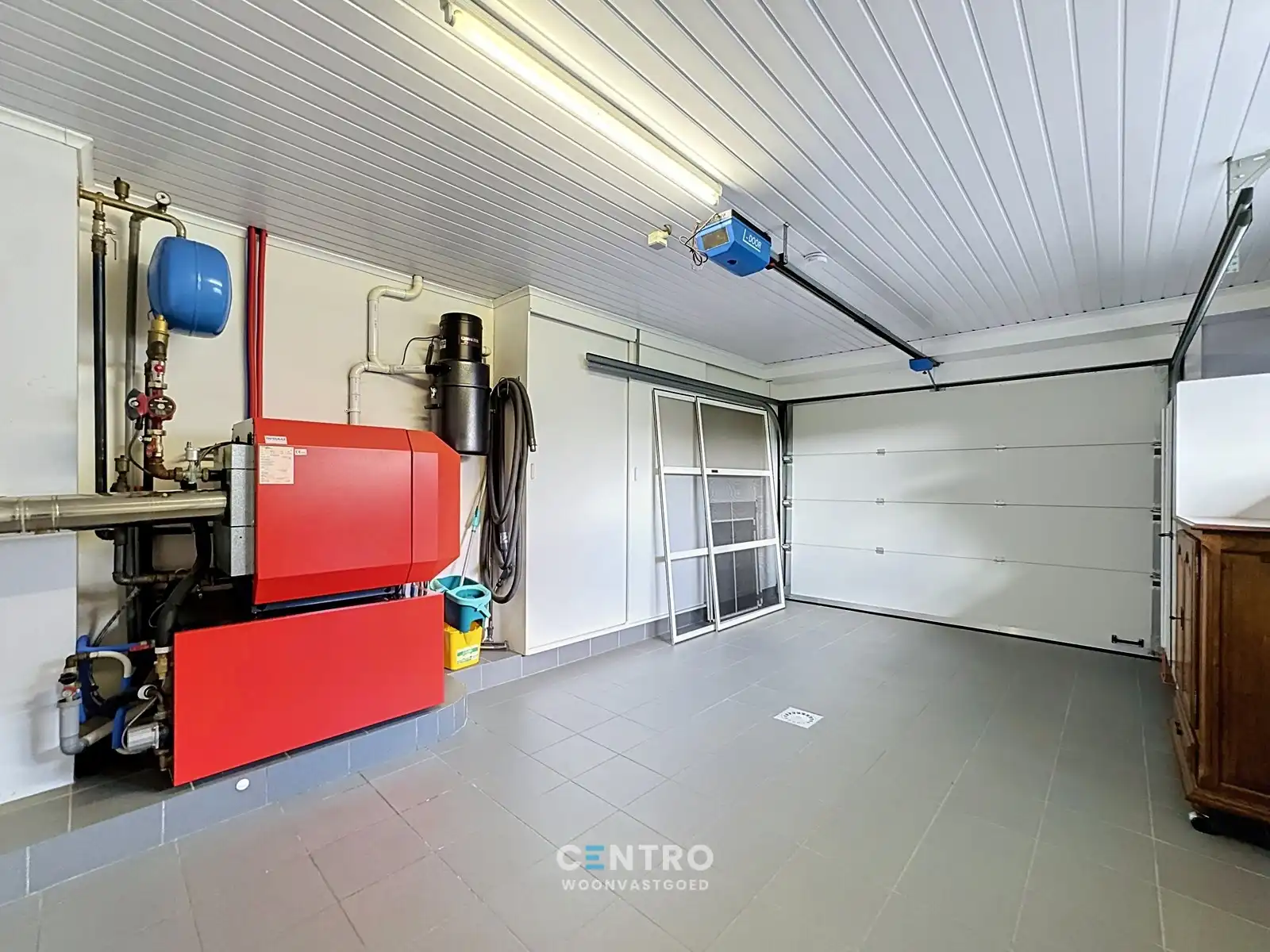 Onmiddellijk instapklare woning met 4 slpks, bureel én ZUIDger. tuin! foto 20