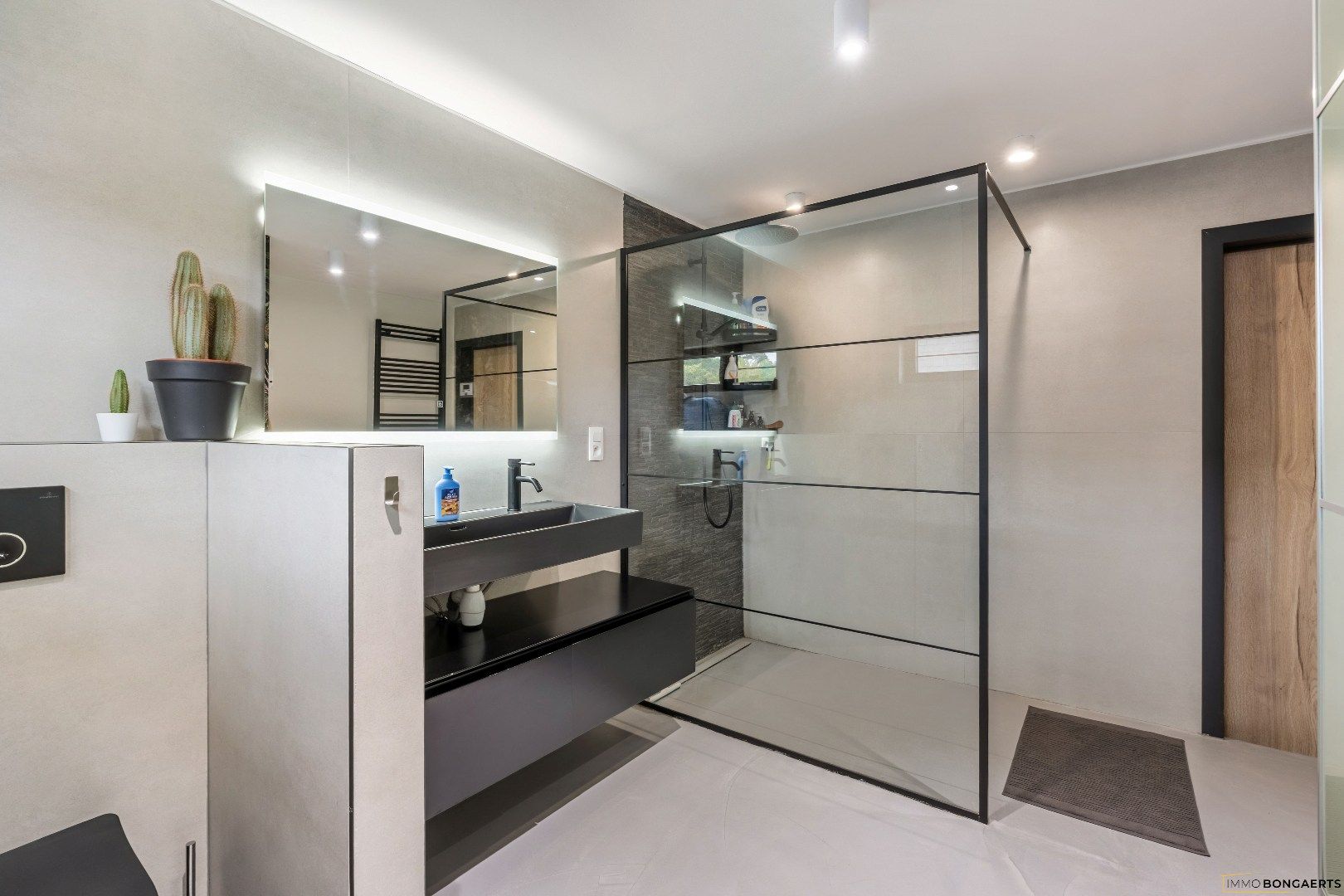 Ruime woning met 4 slaapkamers foto 27