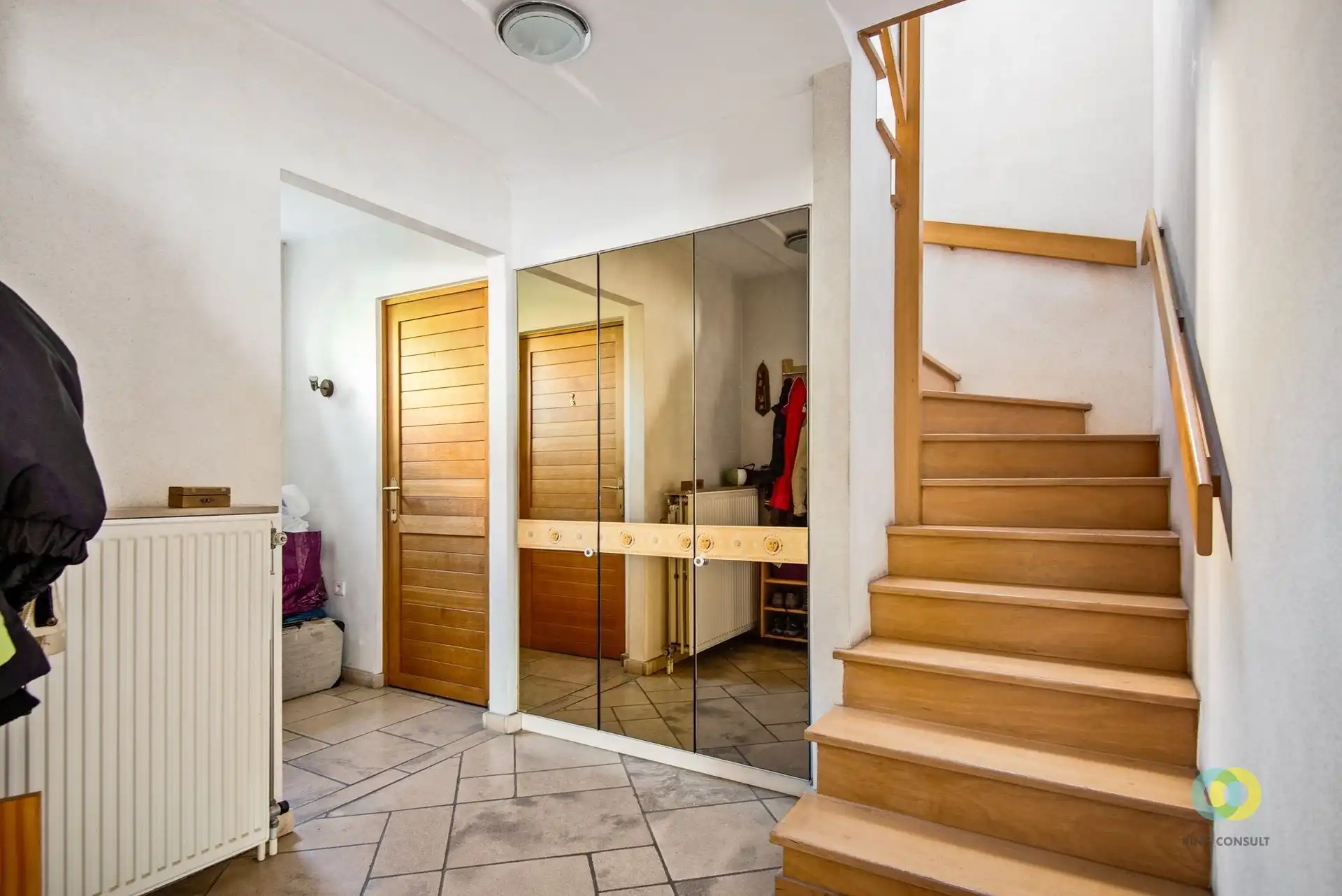 Ruime villa met 4 slaapkamers, bureau en garage   foto 12