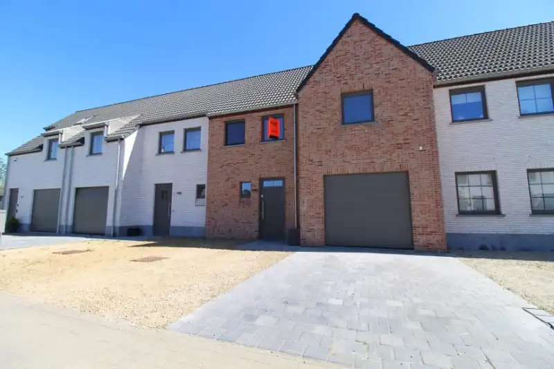 Recente woning op boogscheut van Roeselare te huur foto 12