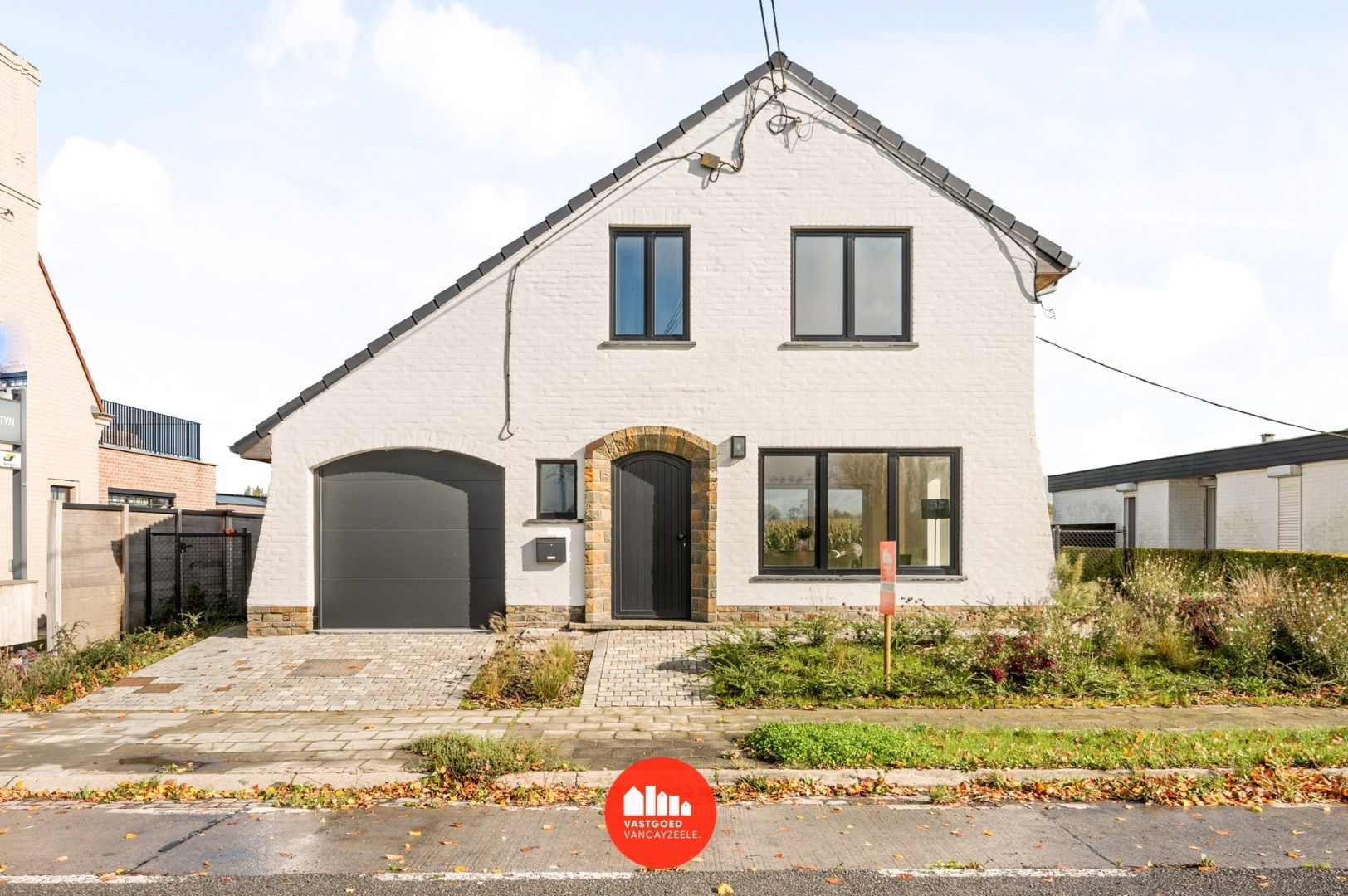 Gerenoveerde villa met garage en tuin met open landelijk zicht foto 3