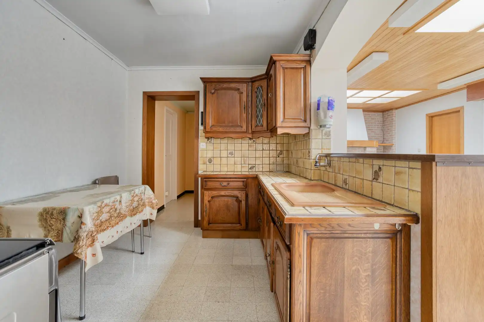 Rustig gelegen renovatiewoning, met 4 slaapkamers en een bewoonbare oppervlakte van 164 m² foto 6