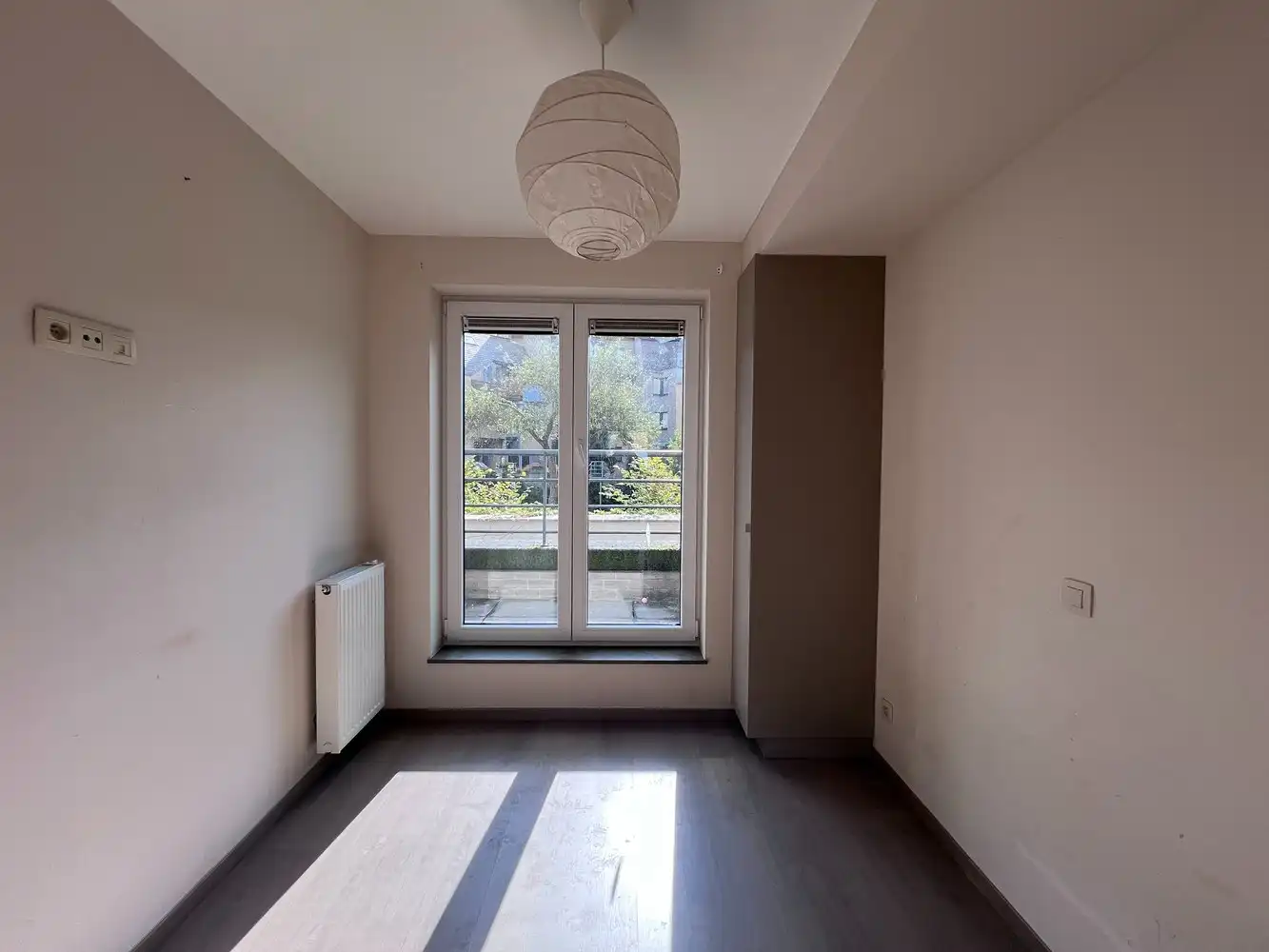 Lichtrijk appartement met 2 slaapkamers en terras op wandelafstand van zeedijk. foto 4