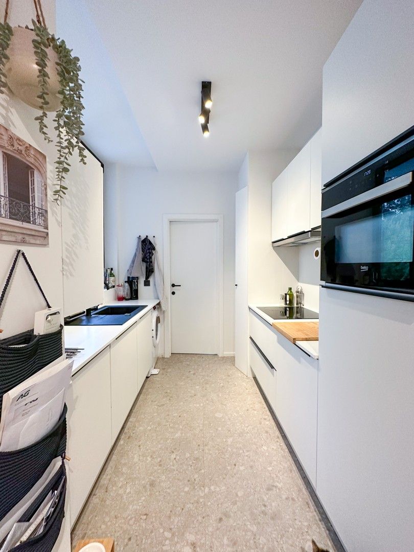 Instapklaar appartement met twee slaapkamers en terras nabij station Gent-Sint-Pieters foto 6