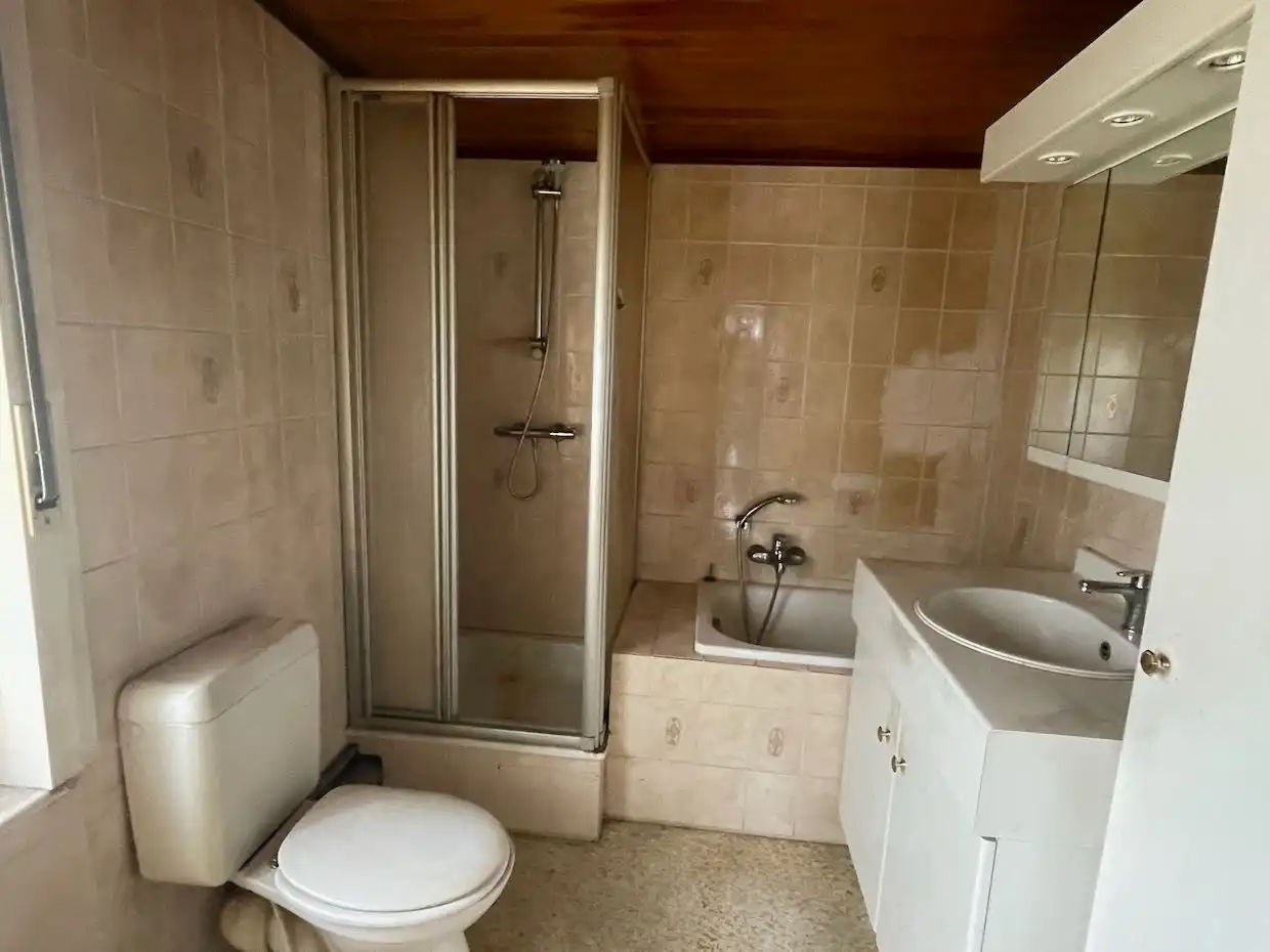 Te renoveren woning met grote werkplaats foto 13