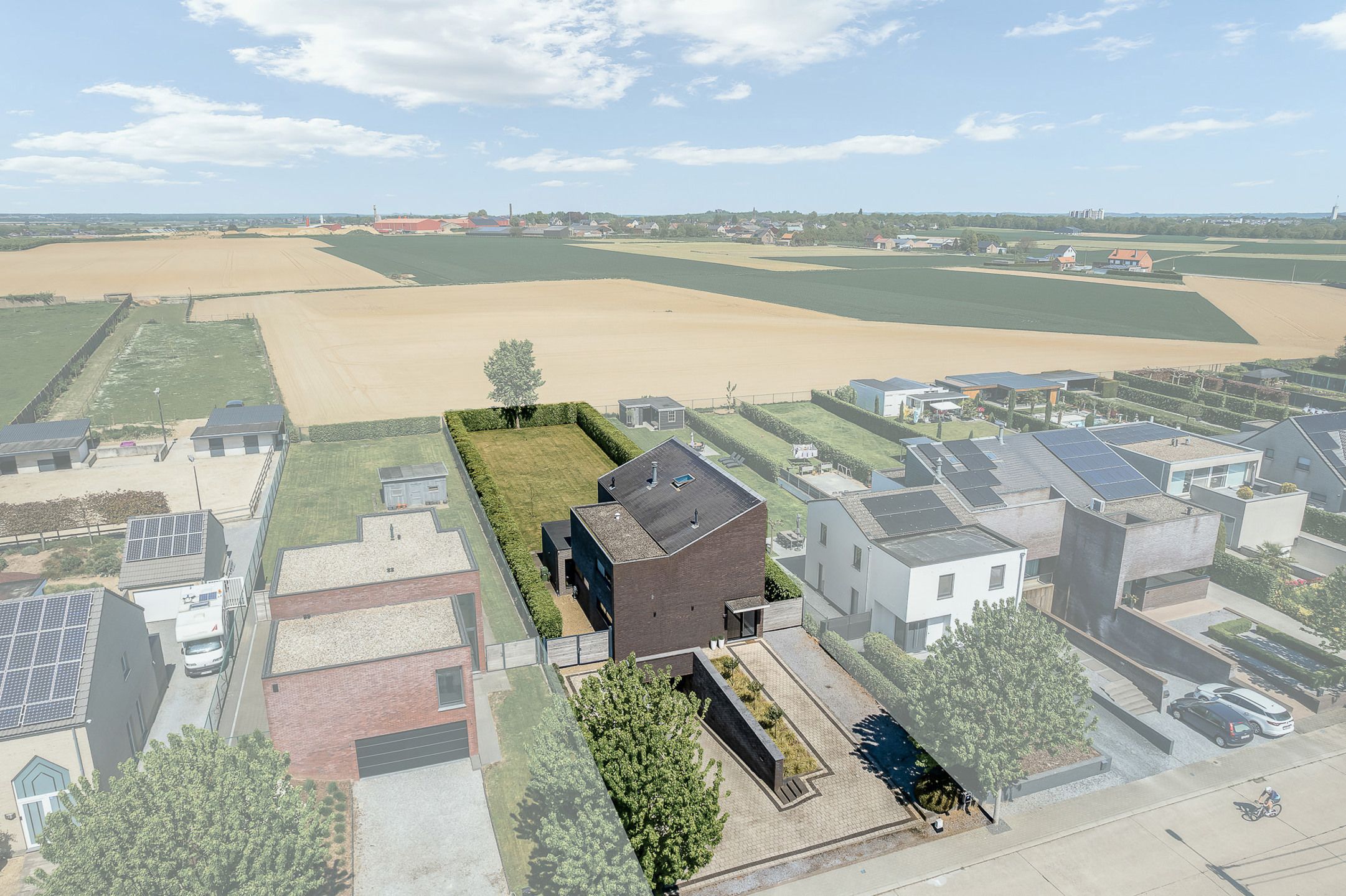 Moderne villa op royaal perceel van 11a19ca foto {{pictureIndex}}