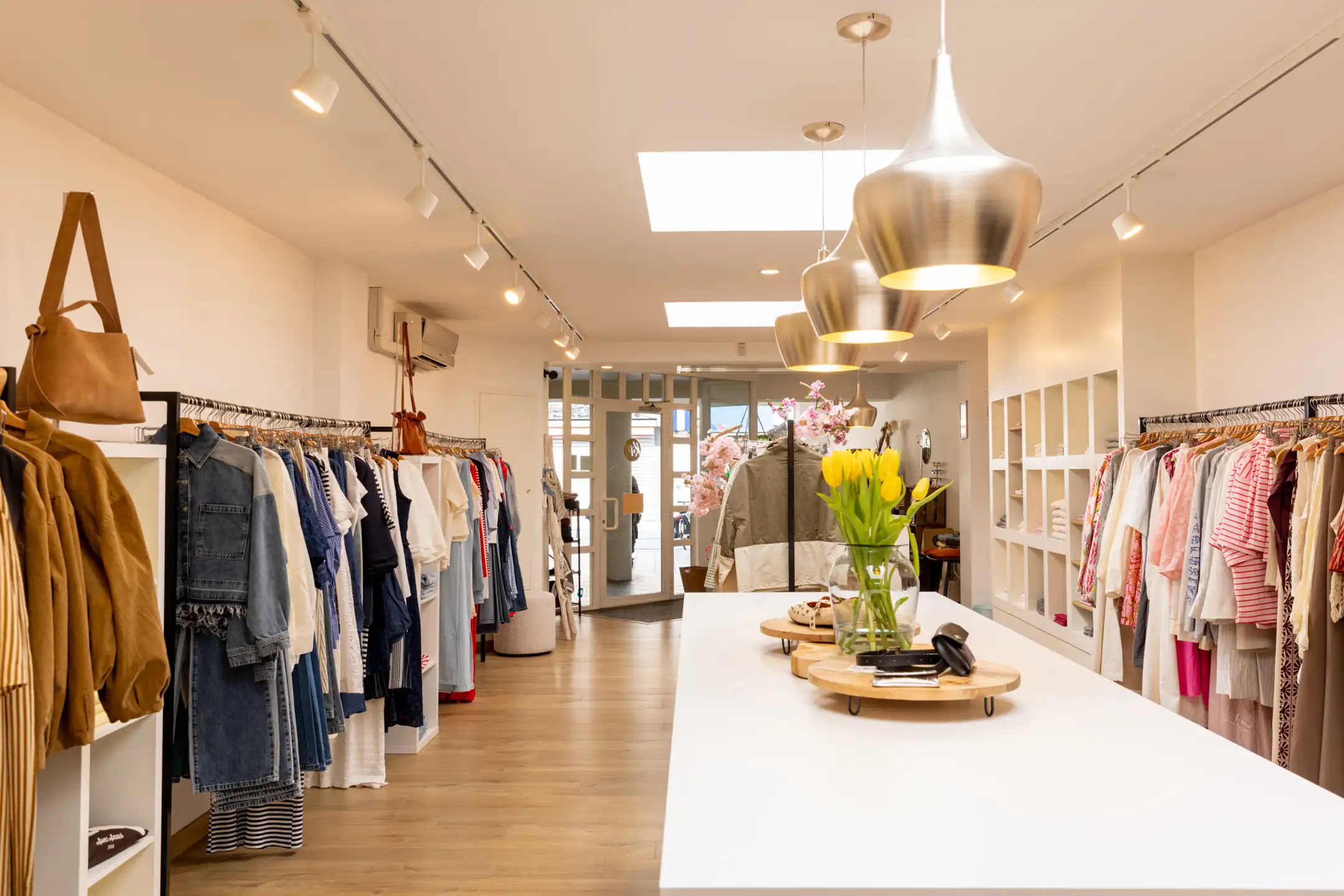 Handelspand met stockageruimte gelegen in het centrum van Bornem foto 15