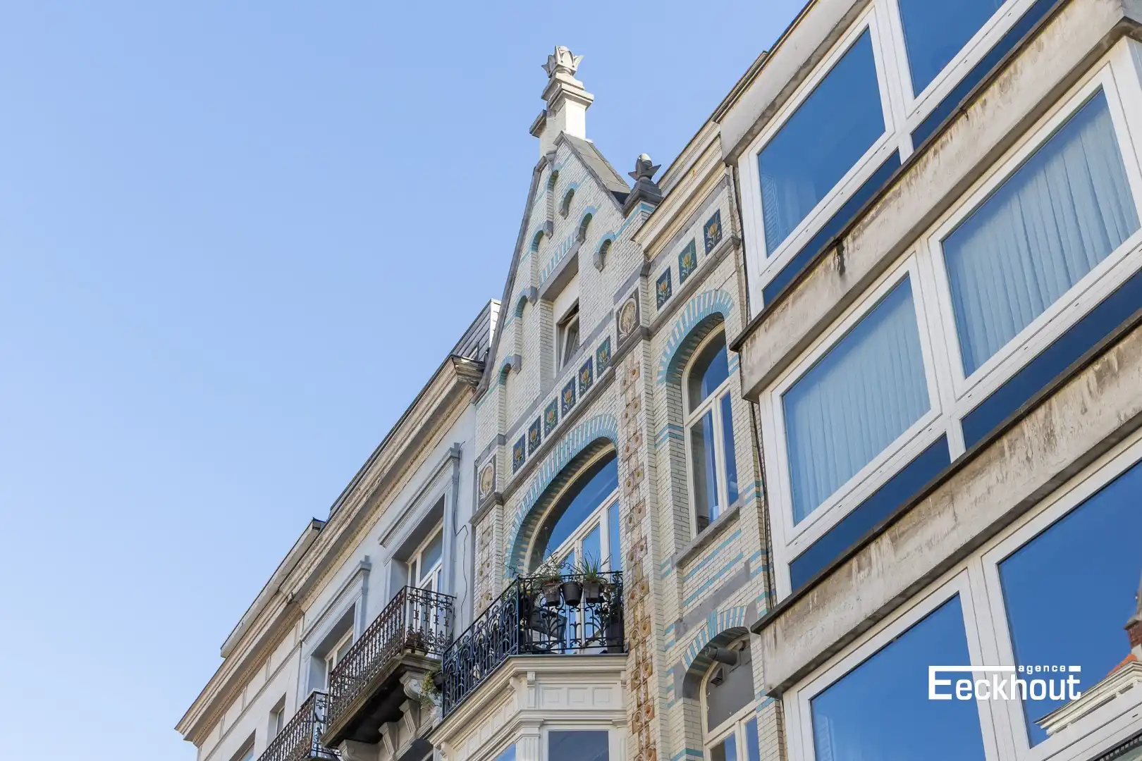 Uniek duplexappartement met 4 slaapkamers in bouwkundig erfgoedpand Villa Lina in centrum Oostende, vlakbij het stadspark foto 27