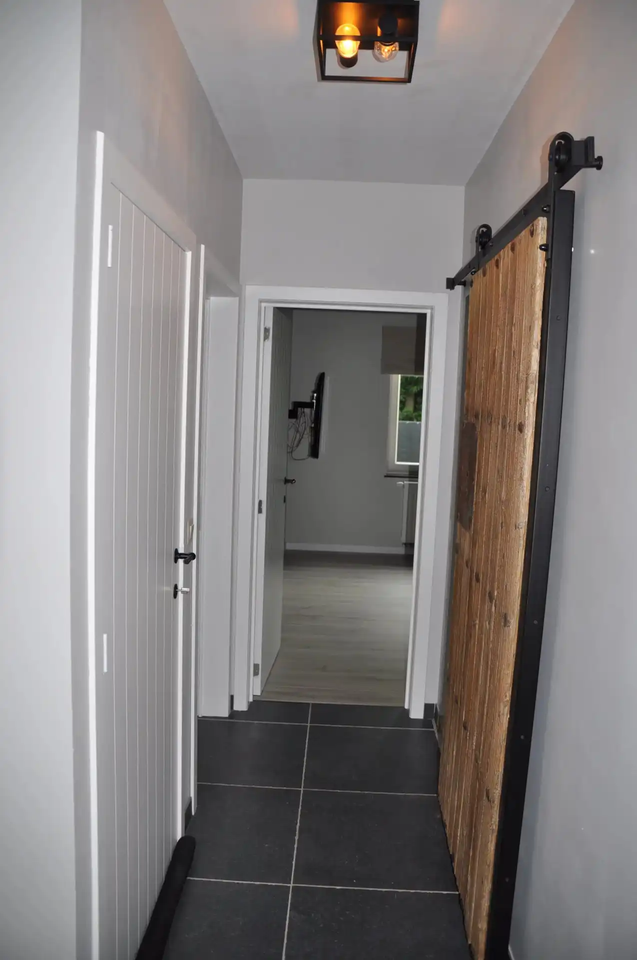 TIJDLOZE GERENOVEERDE WONING MET 2 SLPK’S IN RUSTIGE BUURT IN VELDWEZELT foto 15