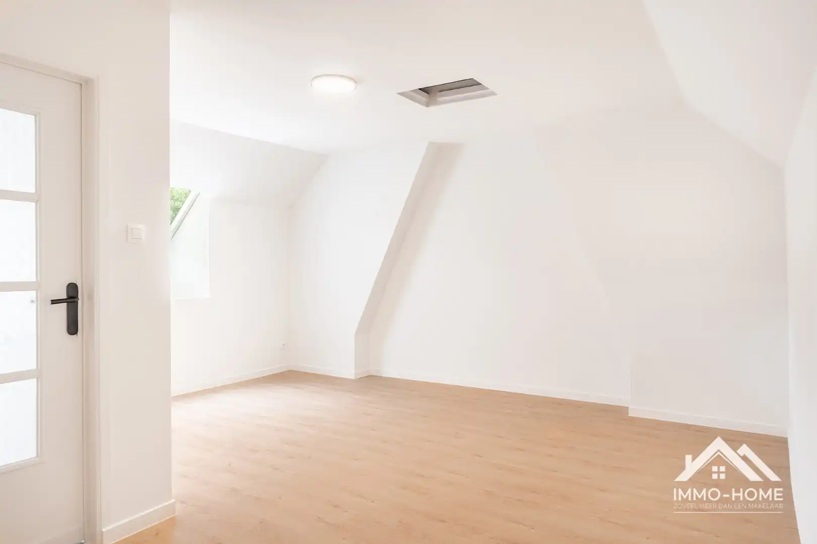 Ruime gerenoveerde burgerwoning !! foto 17