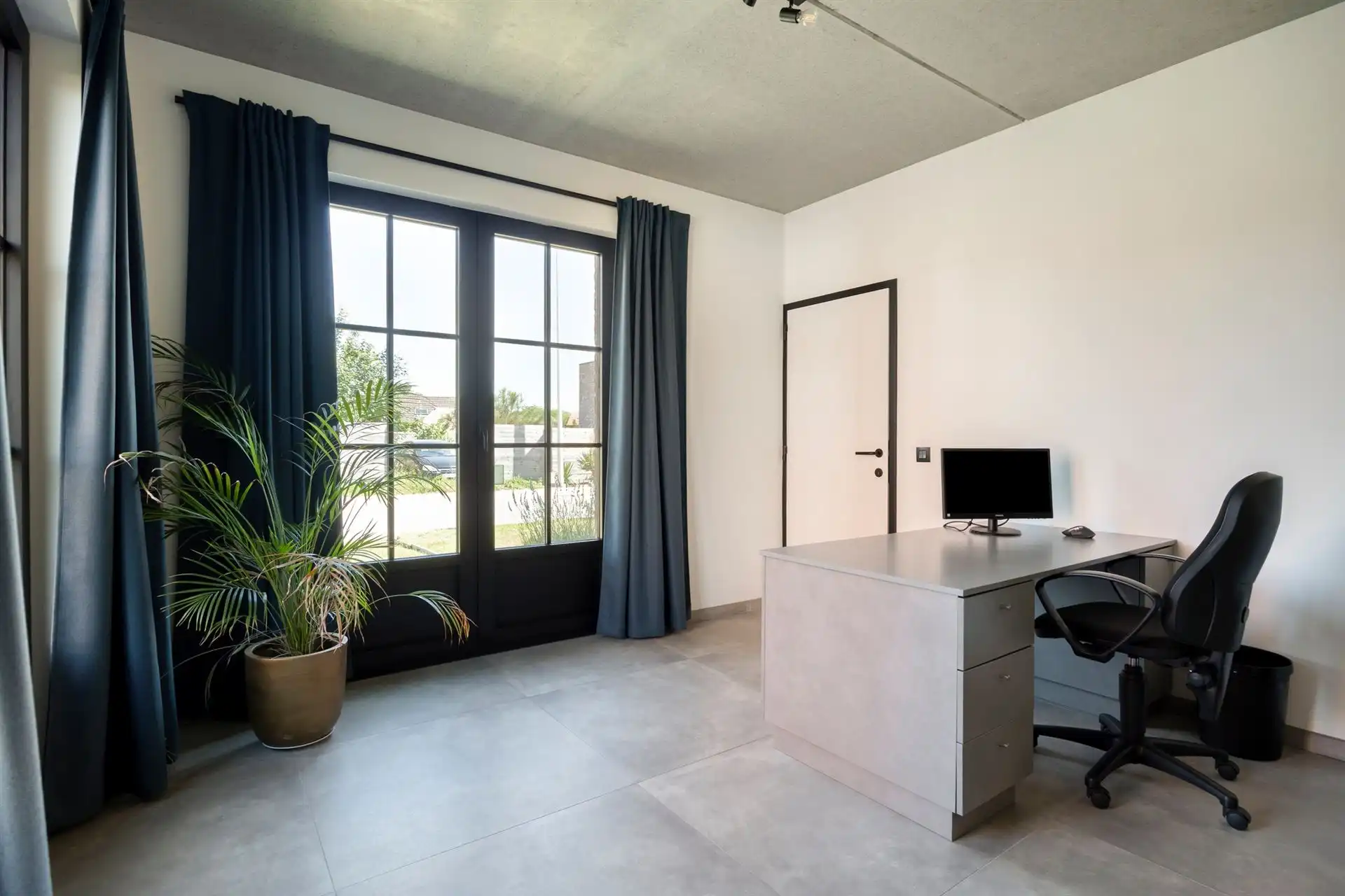 Exclusieve villa van 339 m² op prachtig perceel te Malle! foto 2