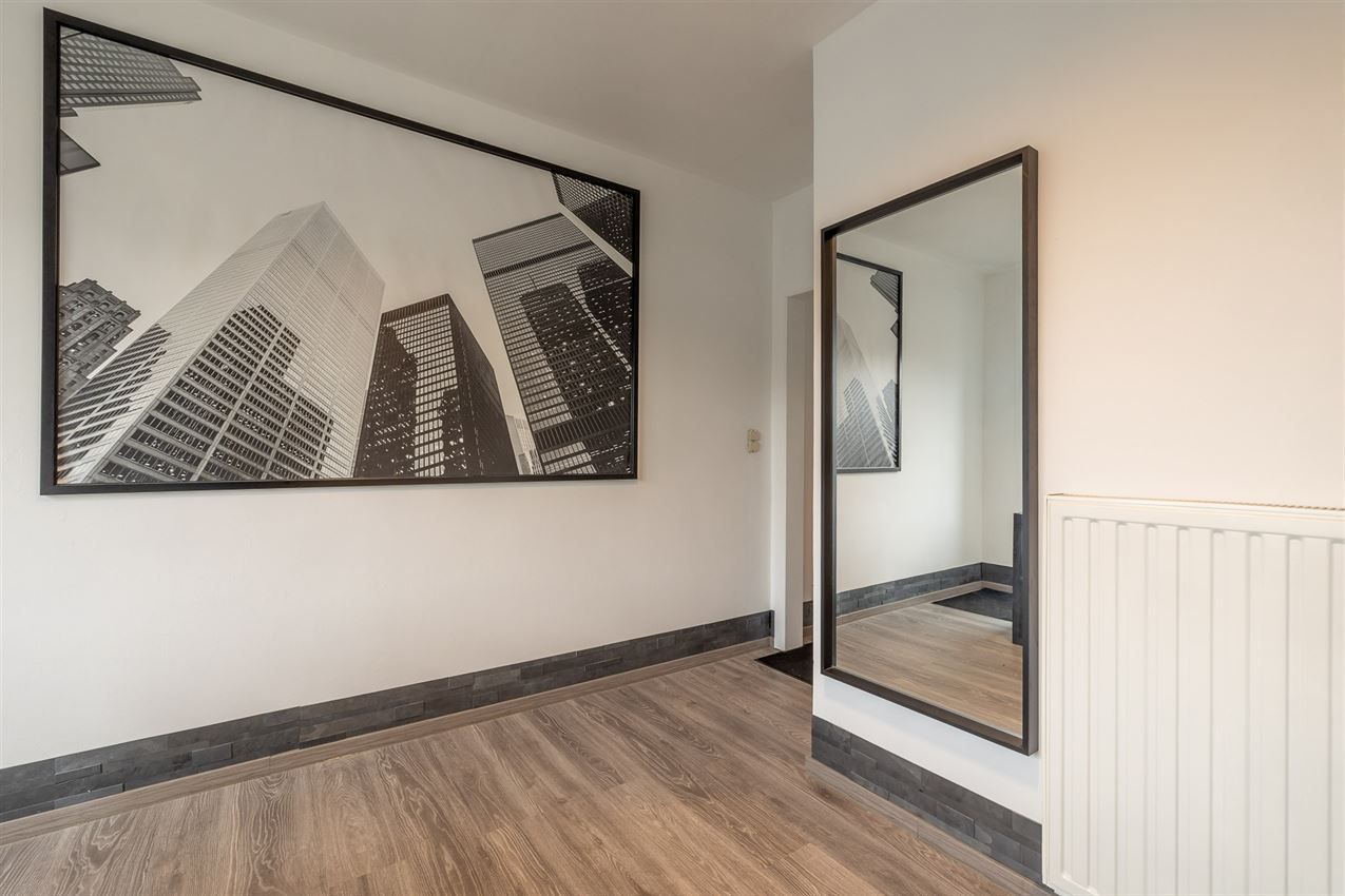 Stijlvol gerenoveerde stadswoning met 3 slk foto 15