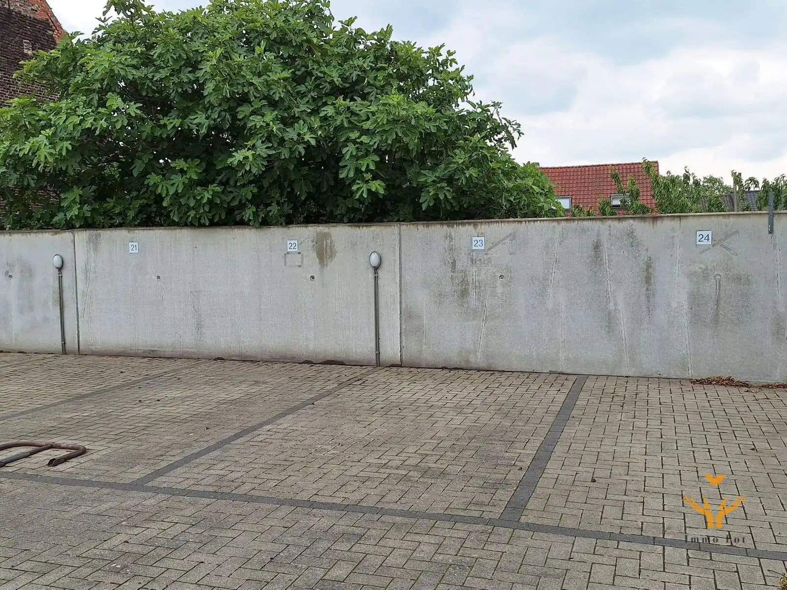 Te koop: 2 autostaanplaatsen in het centrum van Wetteren foto {{pictureIndex}}