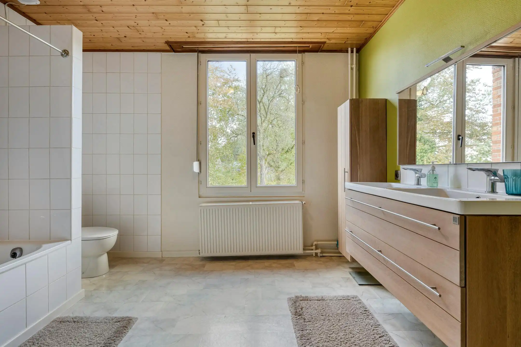 Karaktervol huis met grote tuin te koop in Wuustwezel! foto 17