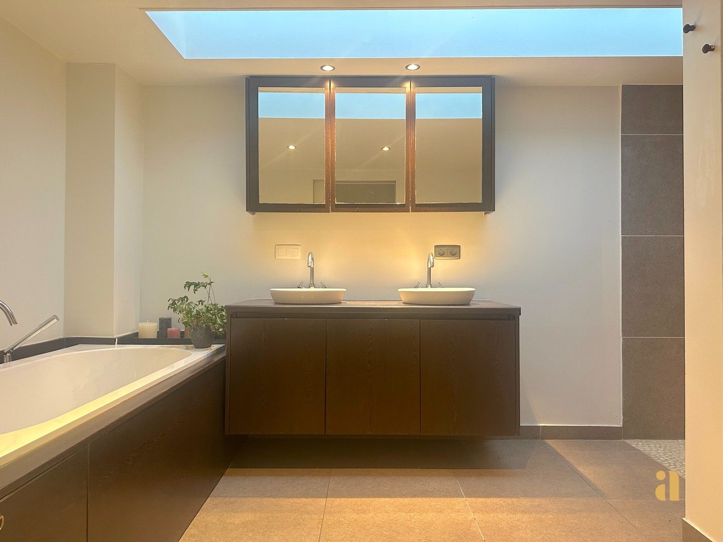 Uniek handelspand met woonst in de charmante Serpentstraat foto 19