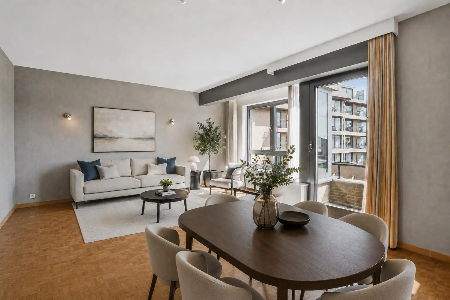 Op te frissen 2-slaapkamerappartement (73m²) te Koksijde Sint-Idesbald.  foto {{pictureIndex}}
