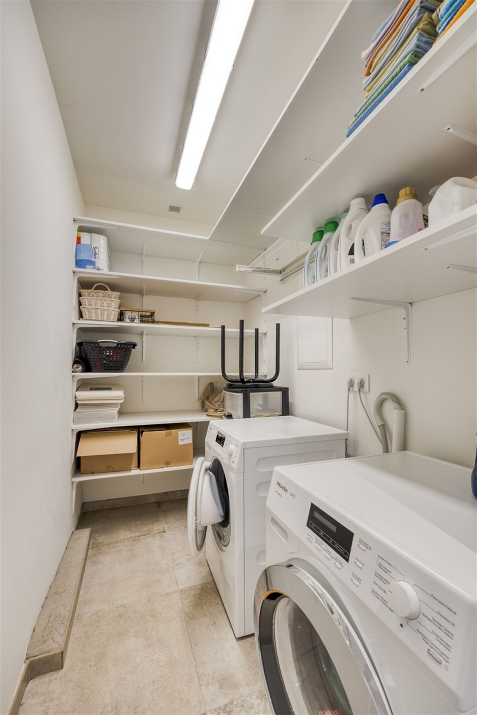 VERKOCHT BINNEN DE WEEK !!!!!    3-slaapkamerwoning in hartje Liedekerk foto 24