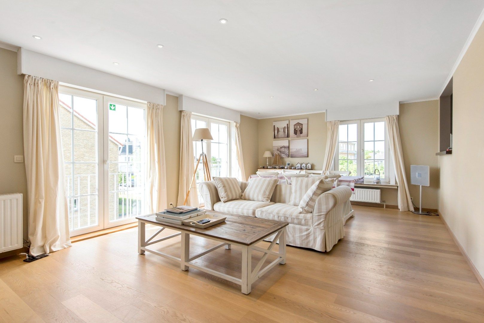 Ruim appartement met 3 slaapkamers foto {{pictureIndex}}