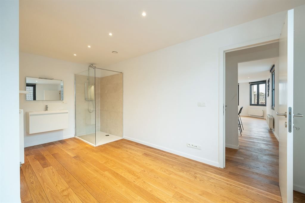 Recent gerenoveerd hoekappartement foto 7