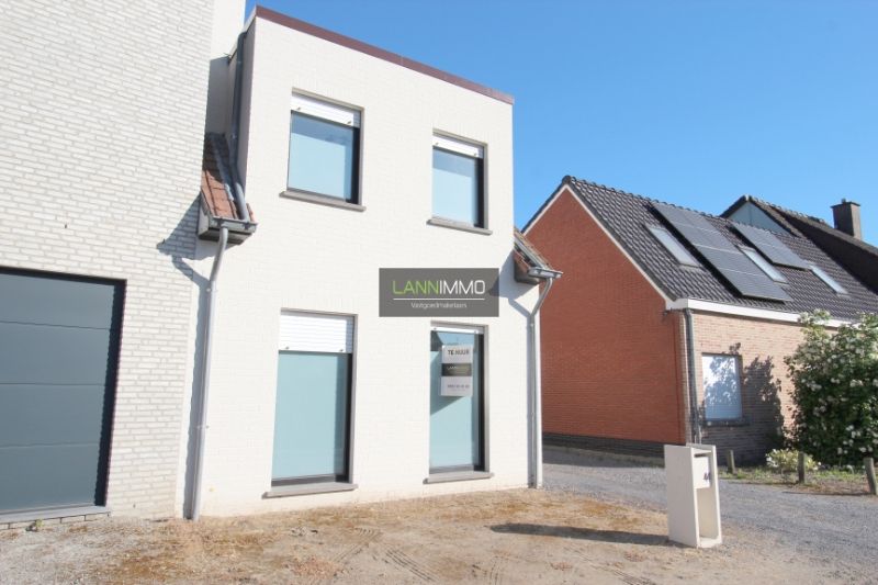 Gerenoveerde woonst met 2 slaapkamers en tuin foto 2