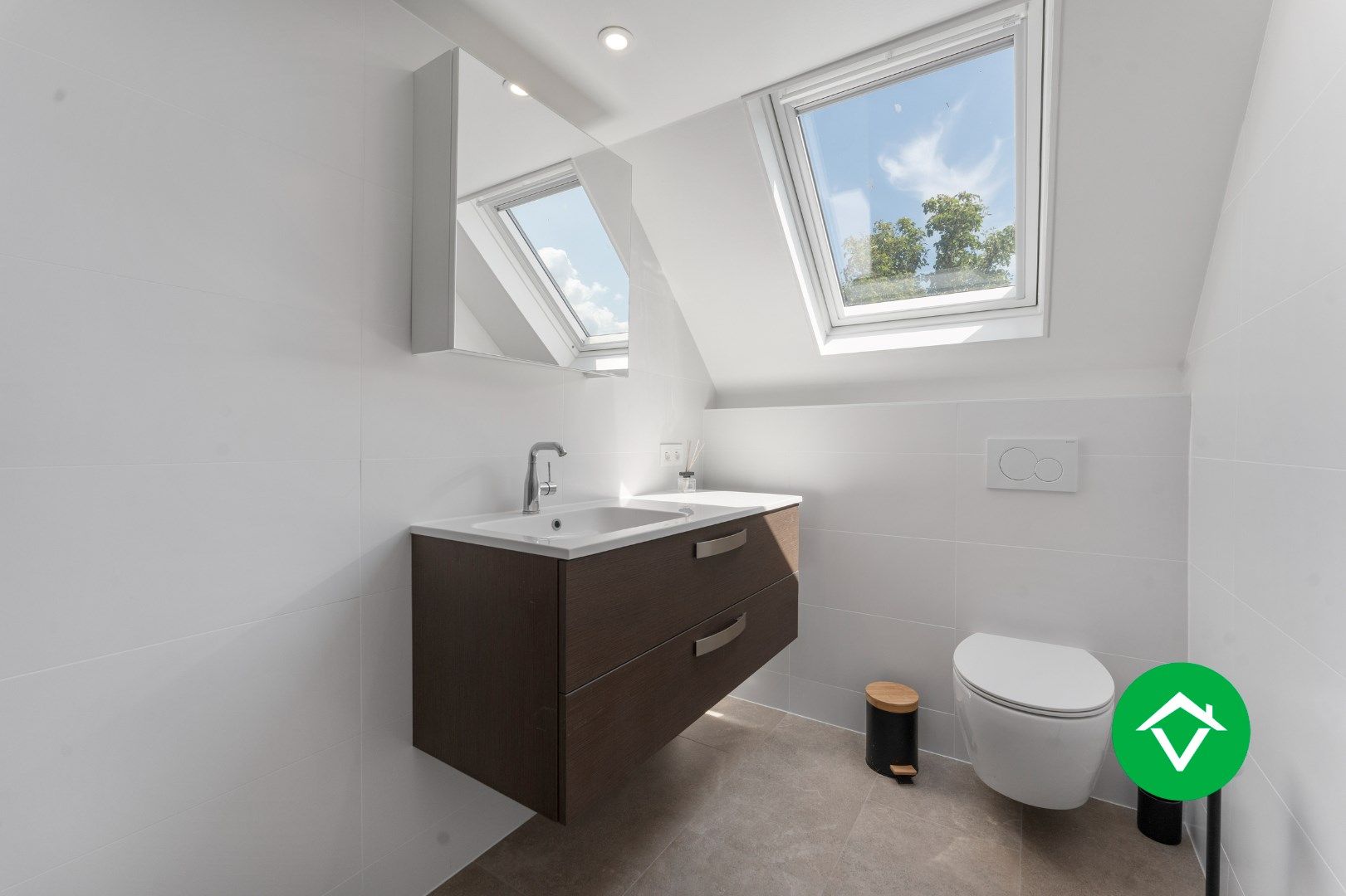 Volledig gerenoveerde alleenstaande woning in Izenberge foto 20