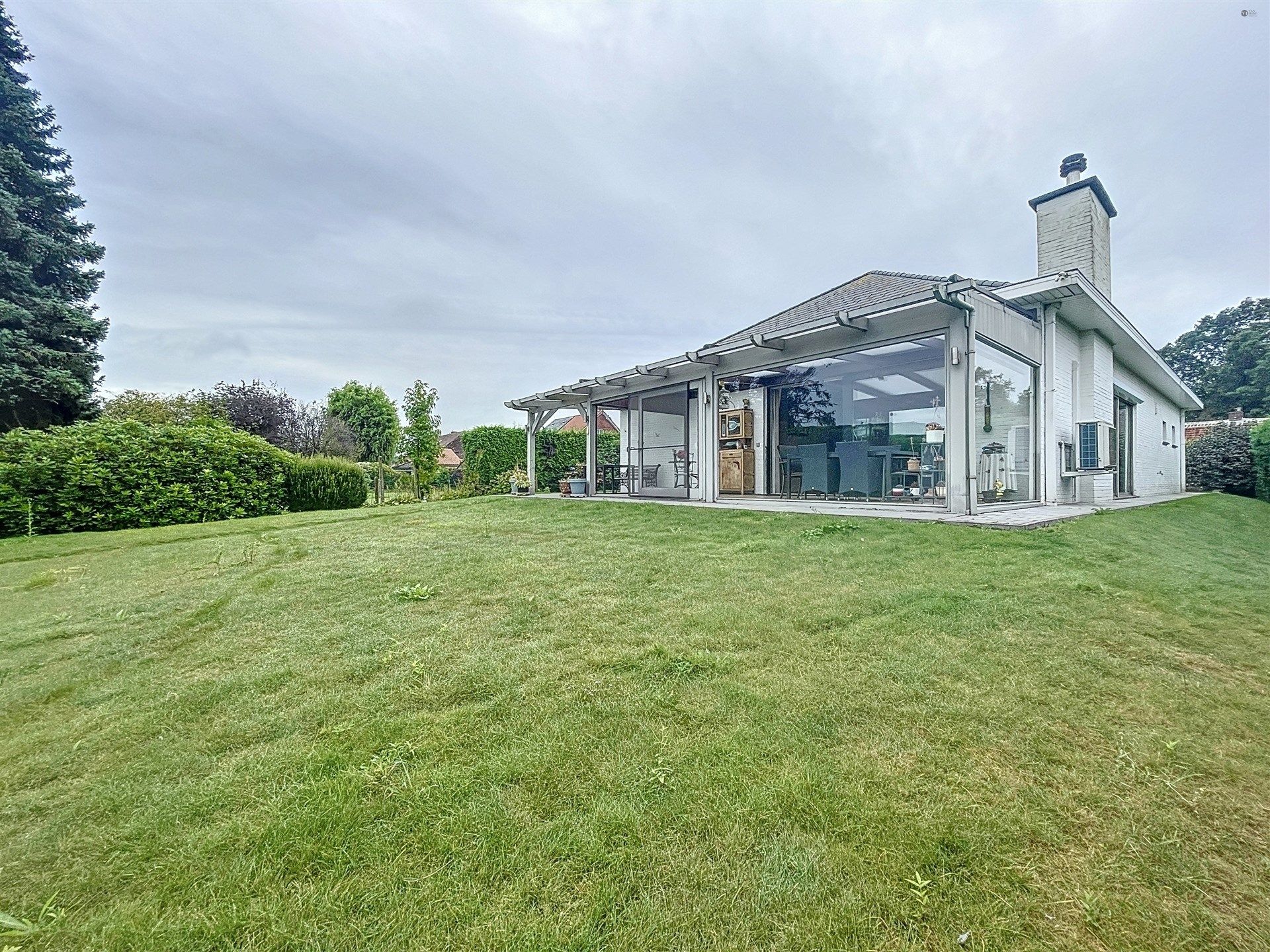 Charmante open bebouwing met drie slaapkamers op prachtig perceel van 1044 m²  foto 7