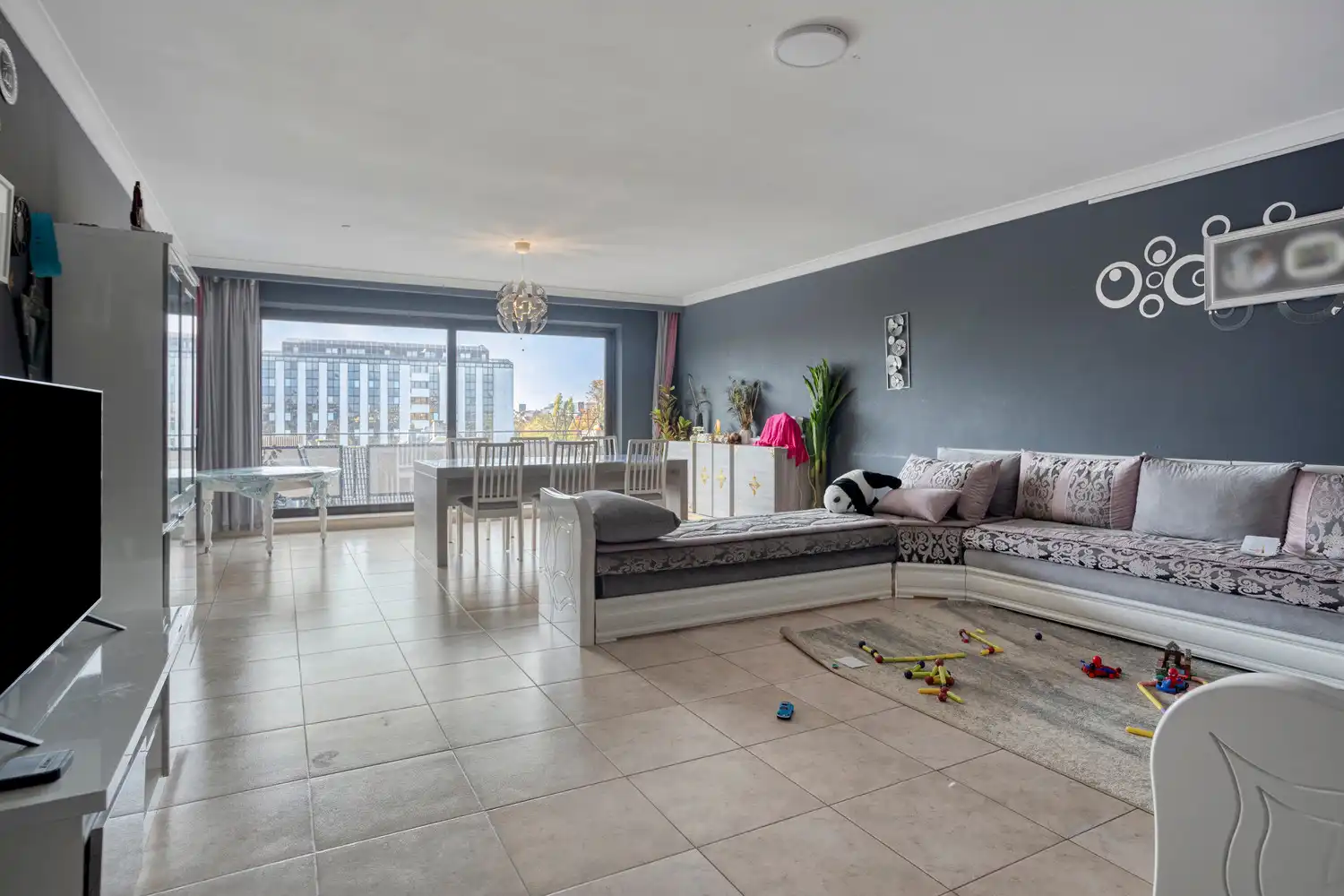 Zeer ruim 3-slk APP. met 2 terrassen en garagebox met extra parking! foto 4