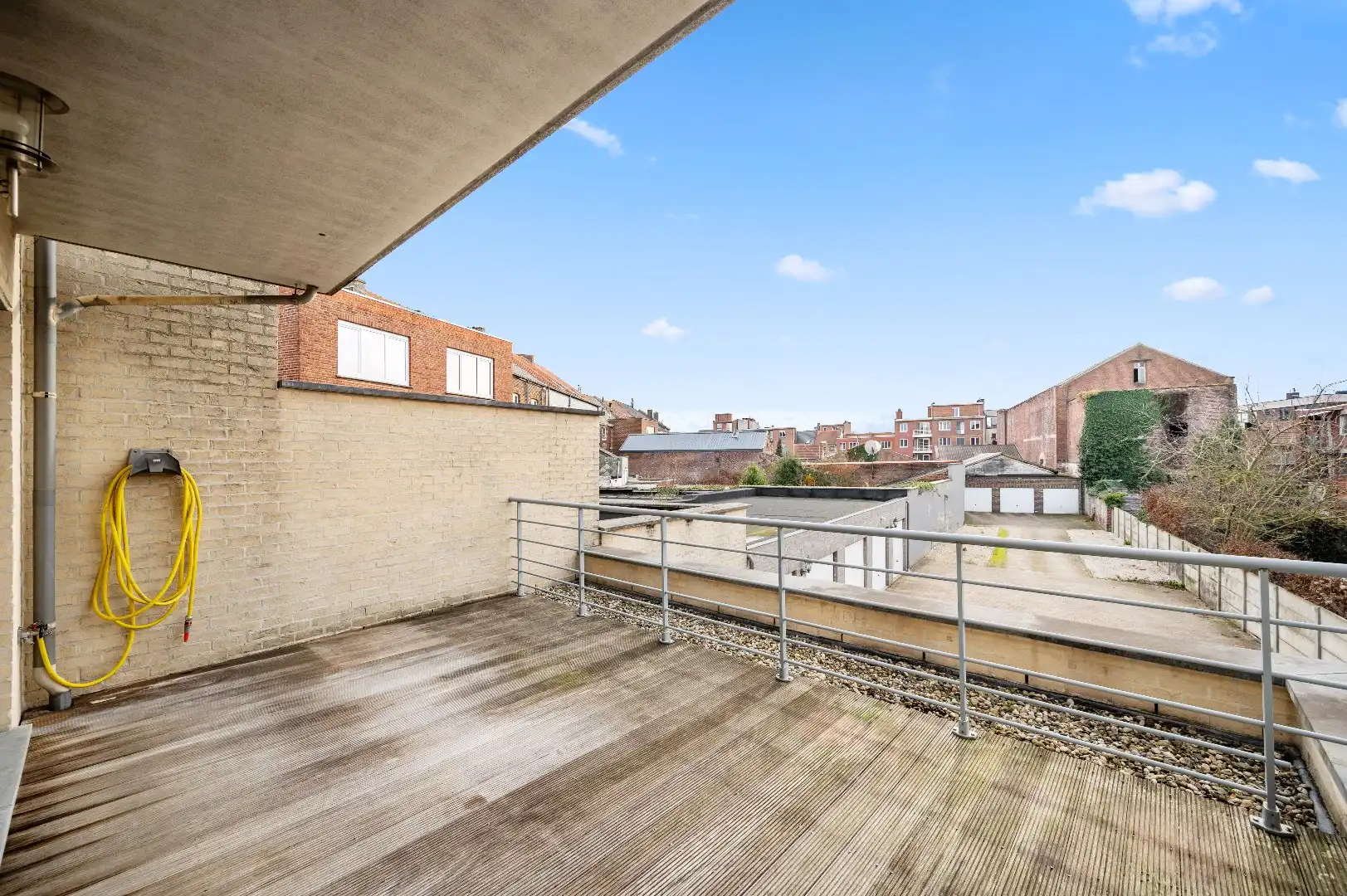 Ruim, instapklaar appartement met terras, lift en garage in Tienen  foto 12