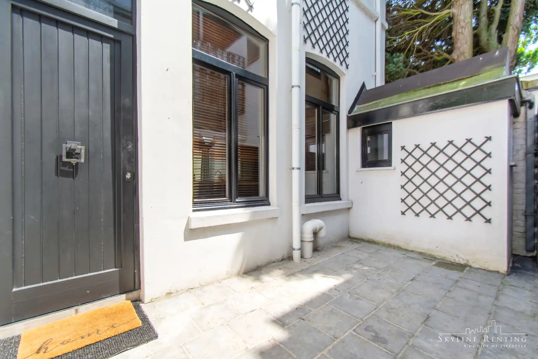 Gemeubeld duplex huis met tuin & privézwembad in Elsene foto 3