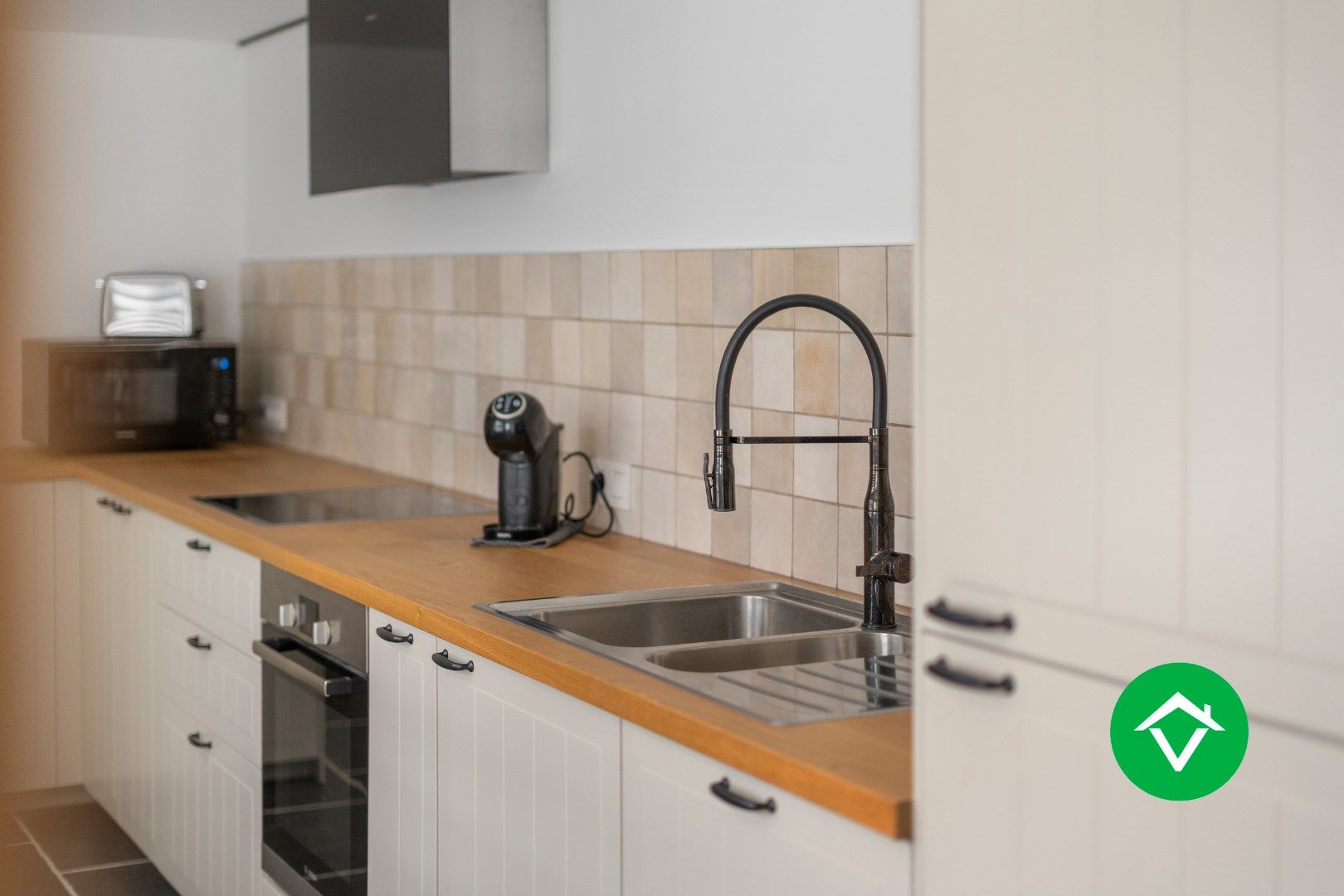 Volledig gerenoveerde alleenstaande woning in Izenberge foto 11