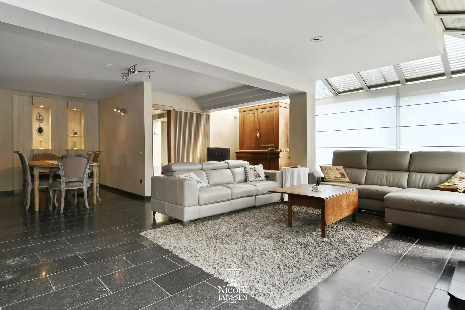 Ruime villa op een royaal perceel foto 8