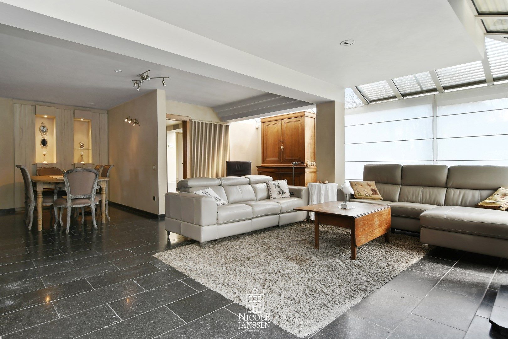 Ruime villa op een royaal perceel foto 8