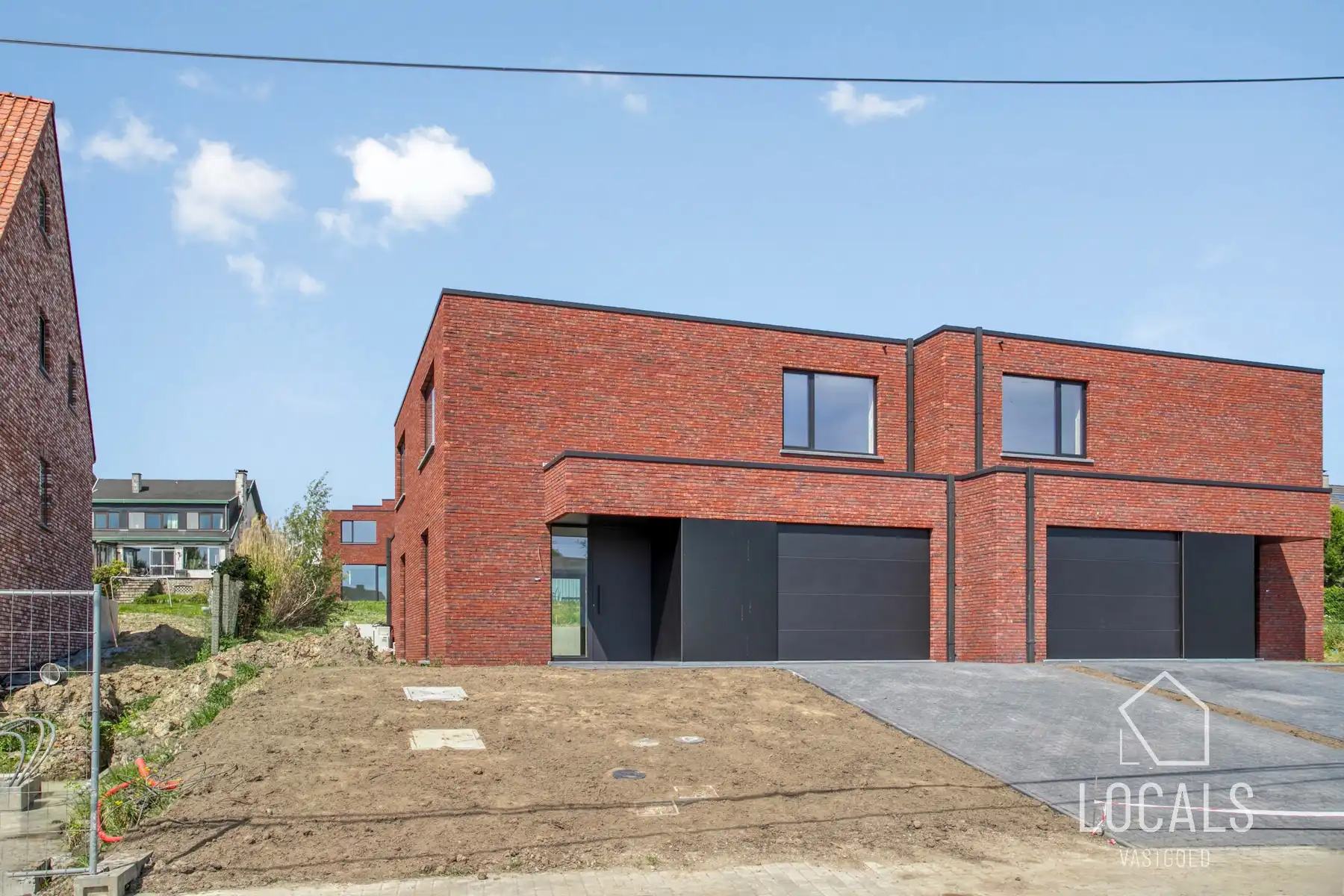 Ruime HOB met garage, tuin & 3 slaapkamers op toplocatie! foto {{pictureIndex}}