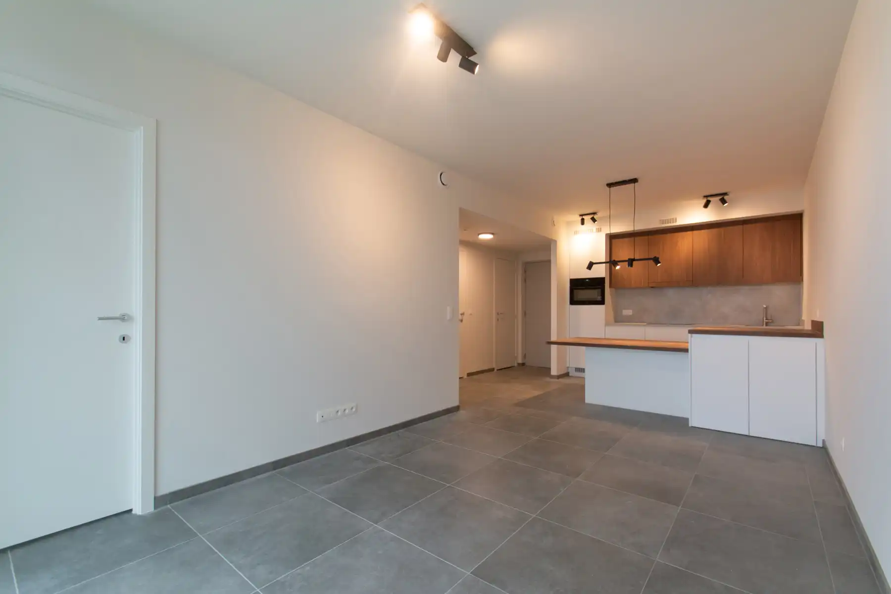 Prachtig ongemeubeld 1-kamer appartement (Groene Poort) foto 2