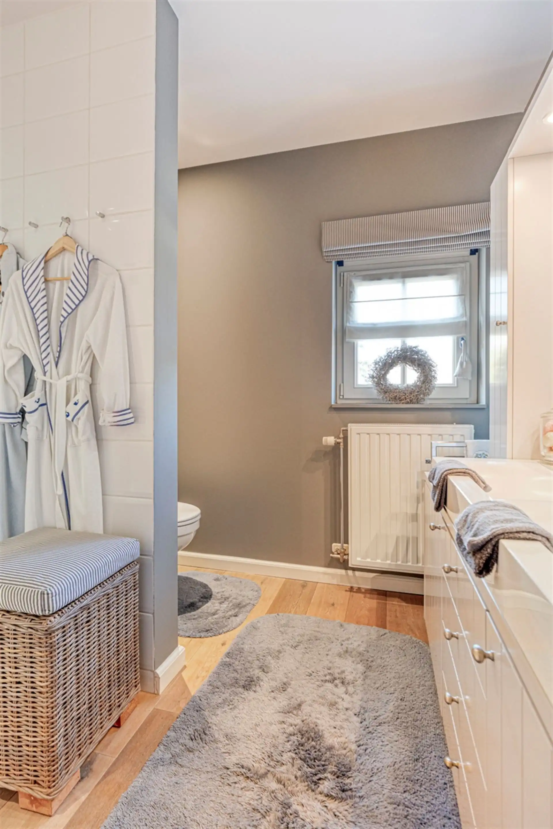 Instapklare half open woning op topligging in Boechout foto 17
