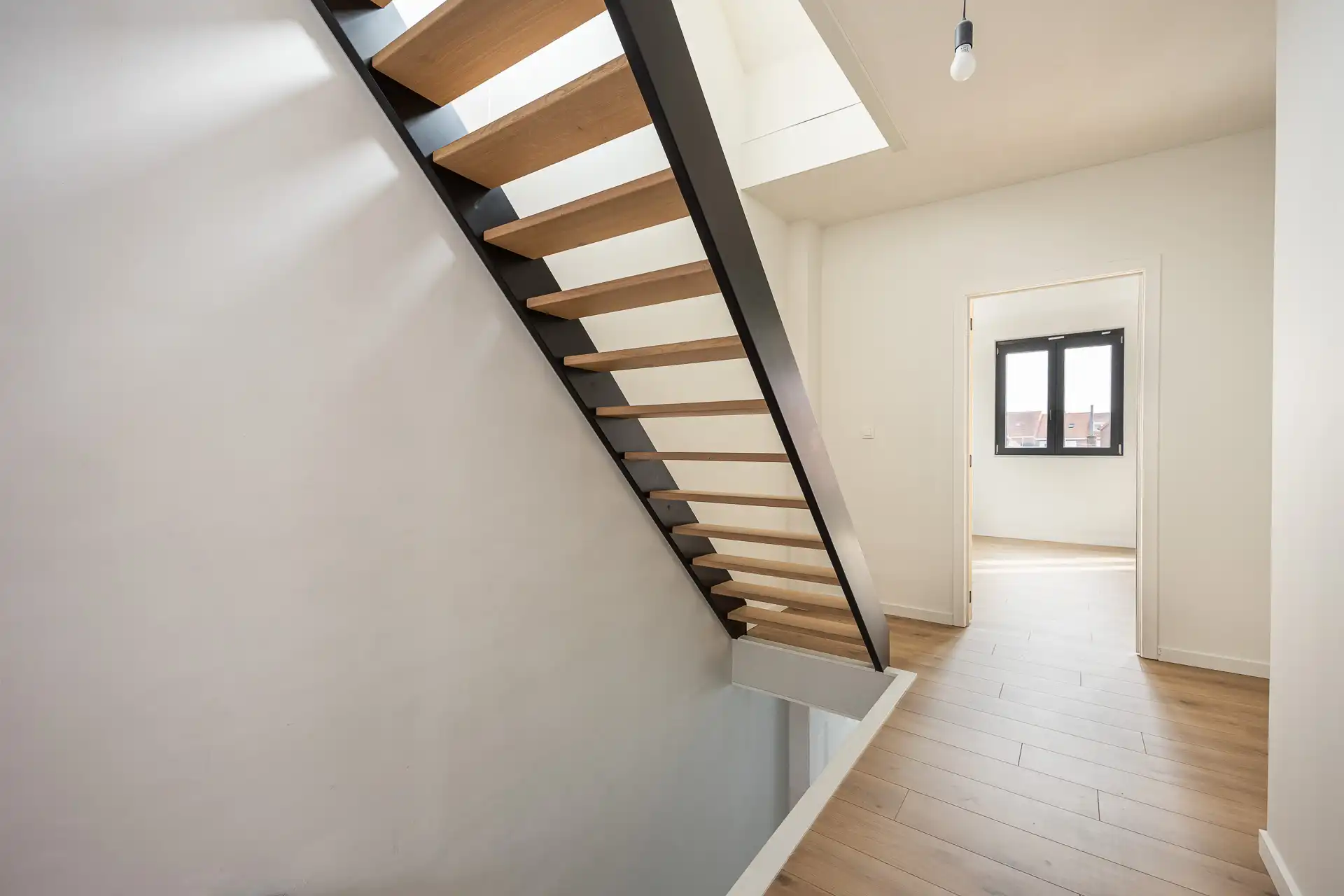 Vernieuwde arbeiderswoning foto 17