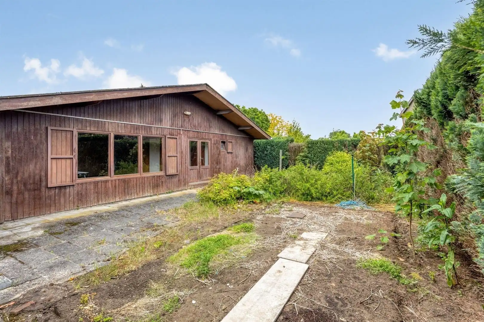 Villa met achterliggend kantoorgebouw foto 28