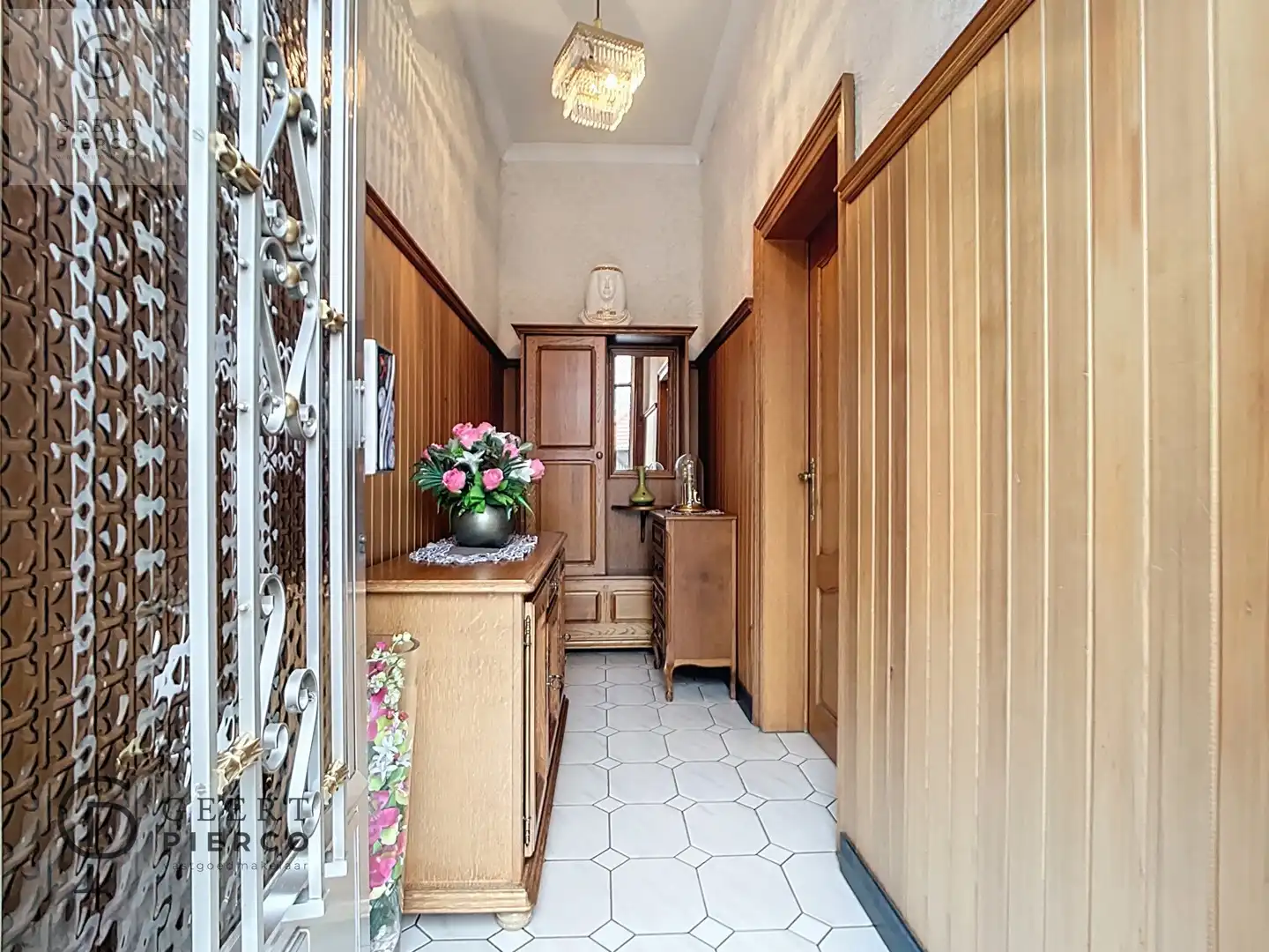 Karaktervolle hoeve met loods op een perceel van 16a76ca. foto 2