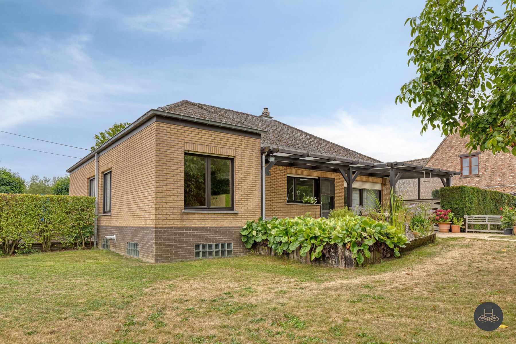 Gezinswoning met tuin nabij het centrum foto 24