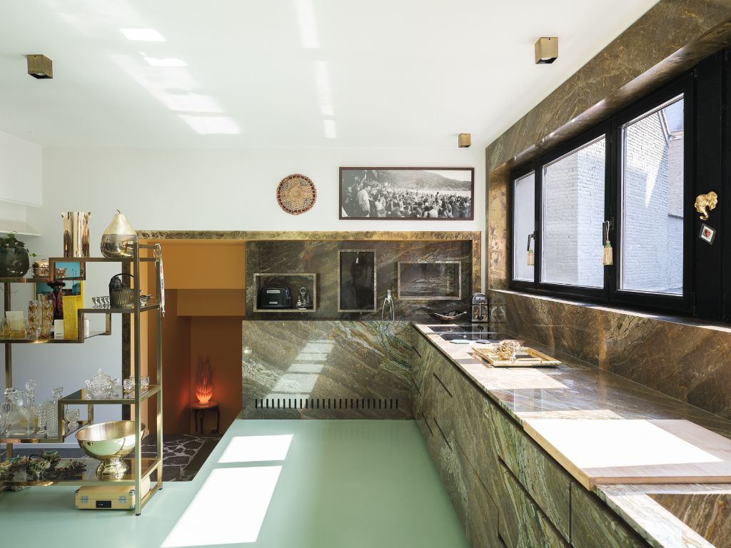 Imposant designappartement met loftallures nabij het Wintercircus en De Krook foto 7
