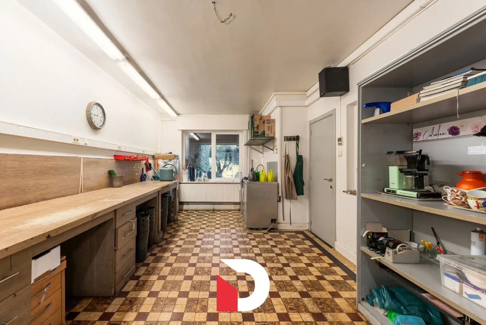 Handelswoning met veel potentieel op toplocatie in hartje Kristus-Koning (Brugge) foto 18
