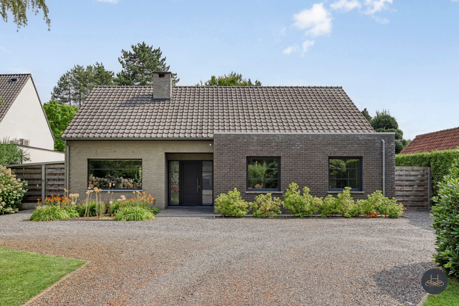 Energiezuinige,  recente woning op een royaal perceel foto 3