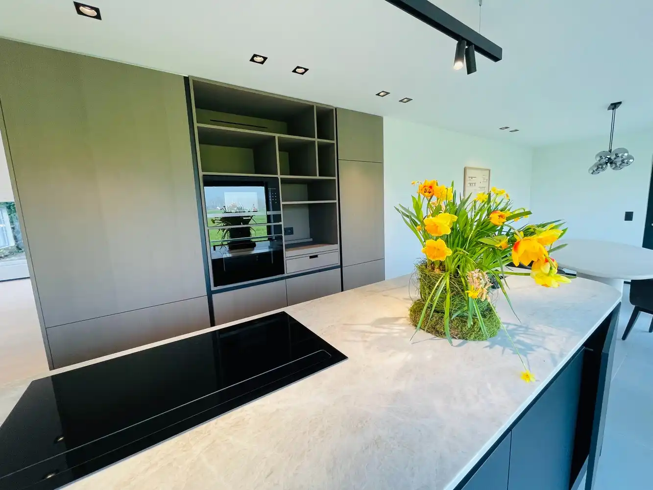 Damme, vlakbij Moerkerke Tot in de puntjes LUXUEUS  gerenoveerde ENERGIEZUINIGE open bebouwing , alles op het gelijkvloers foto 8