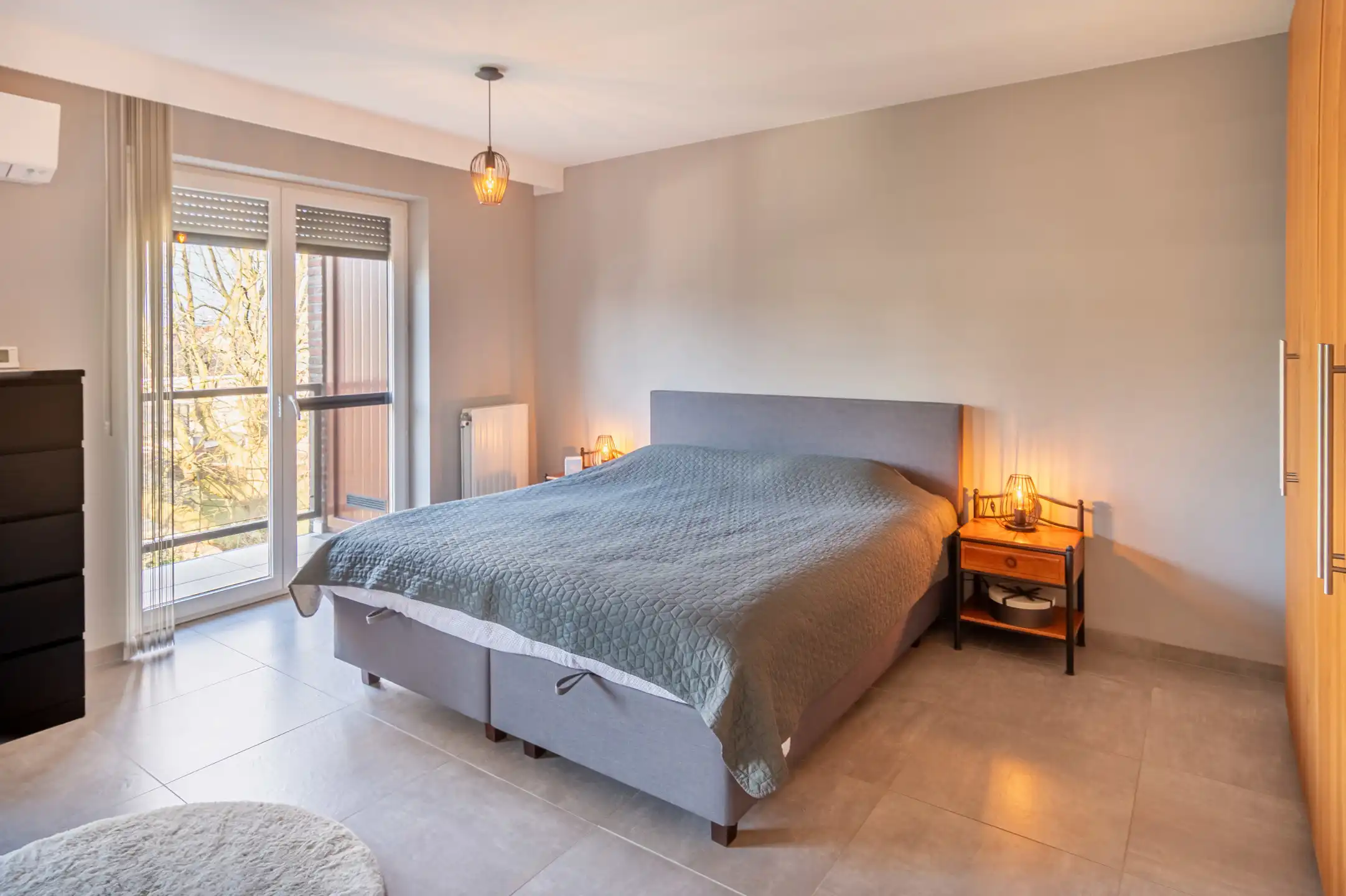 Lichtrijk appartement met terras en zicht op het water  foto 7