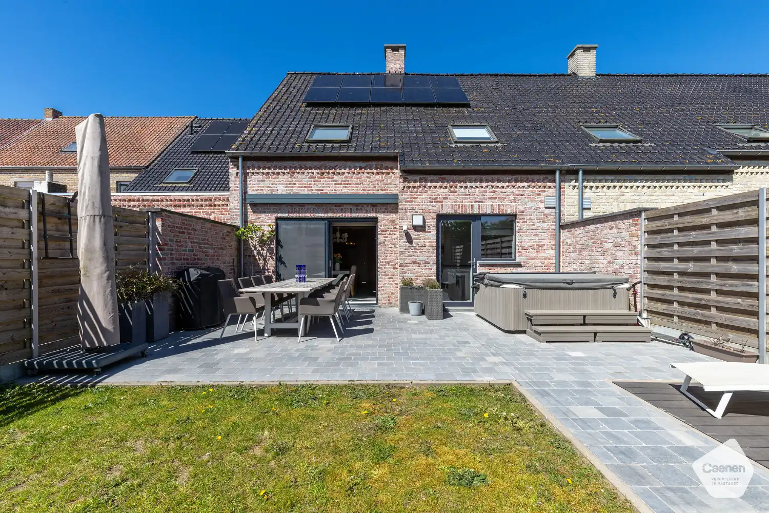 Recente en energiezuinige woning (2013) met 3 slaapkamers, inpandige garage en een uniek bijgebouw! foto 16