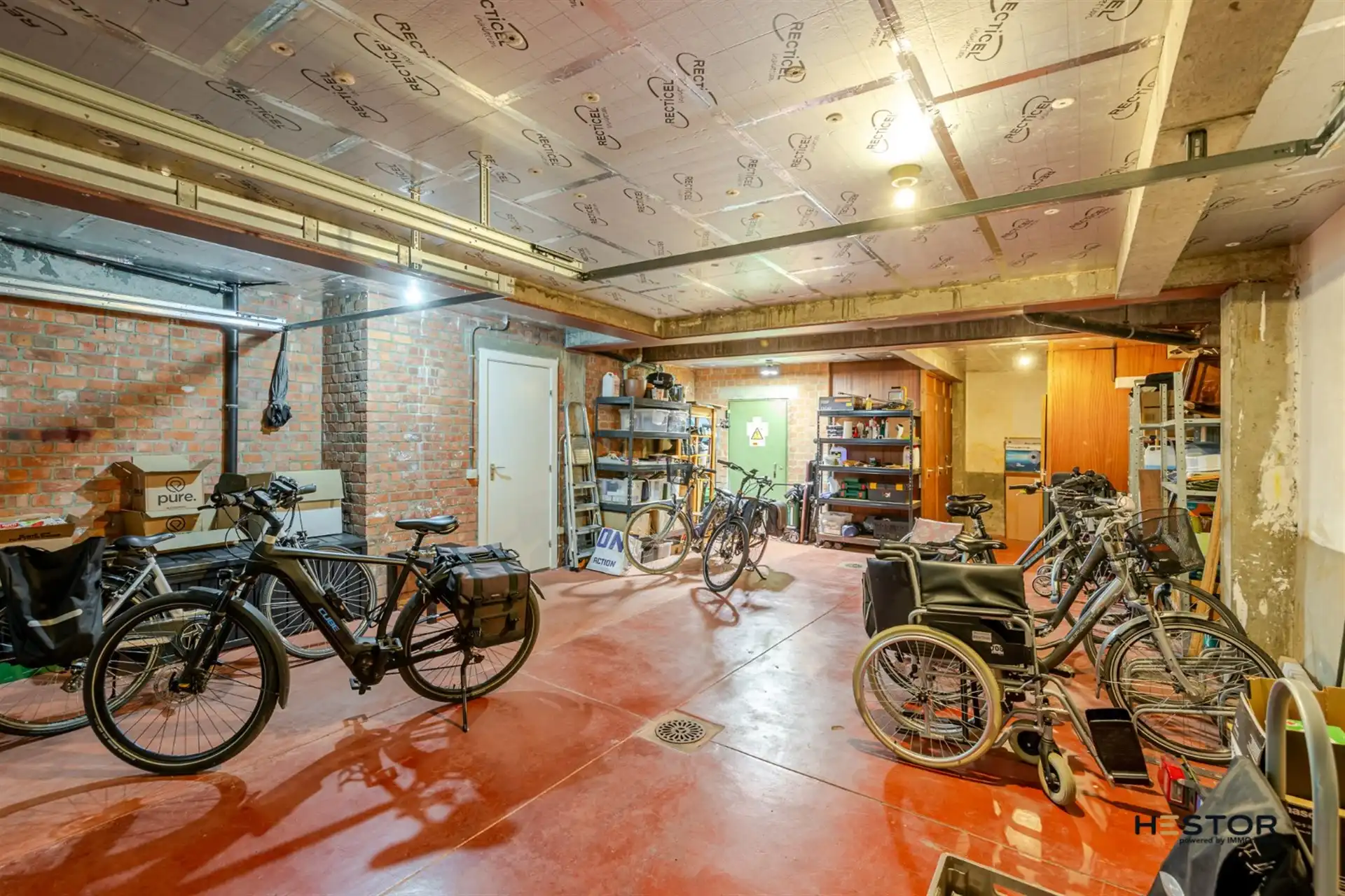 Opbrengsteigendom bestaande uit 6 appartementen en 6 garages foto 14