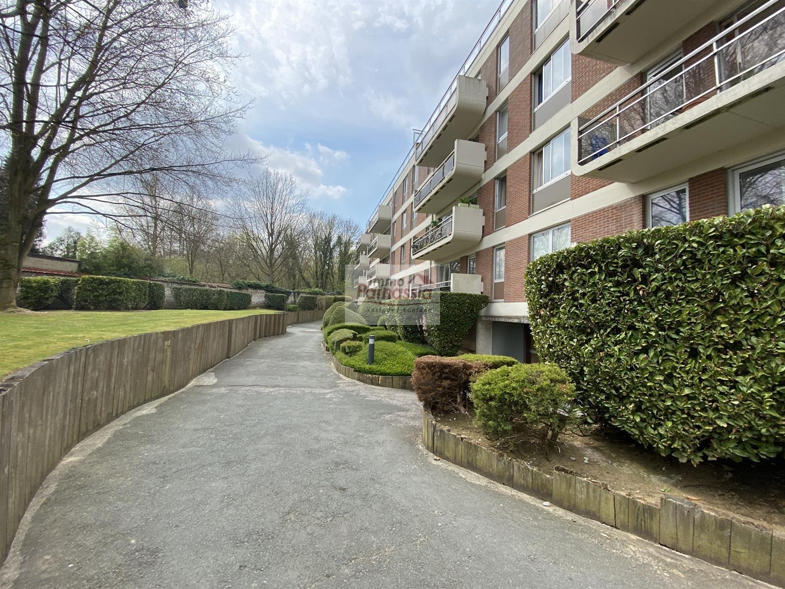 Volledig gerenoveerd appartement met gemeenschappelijke tuin foto 6