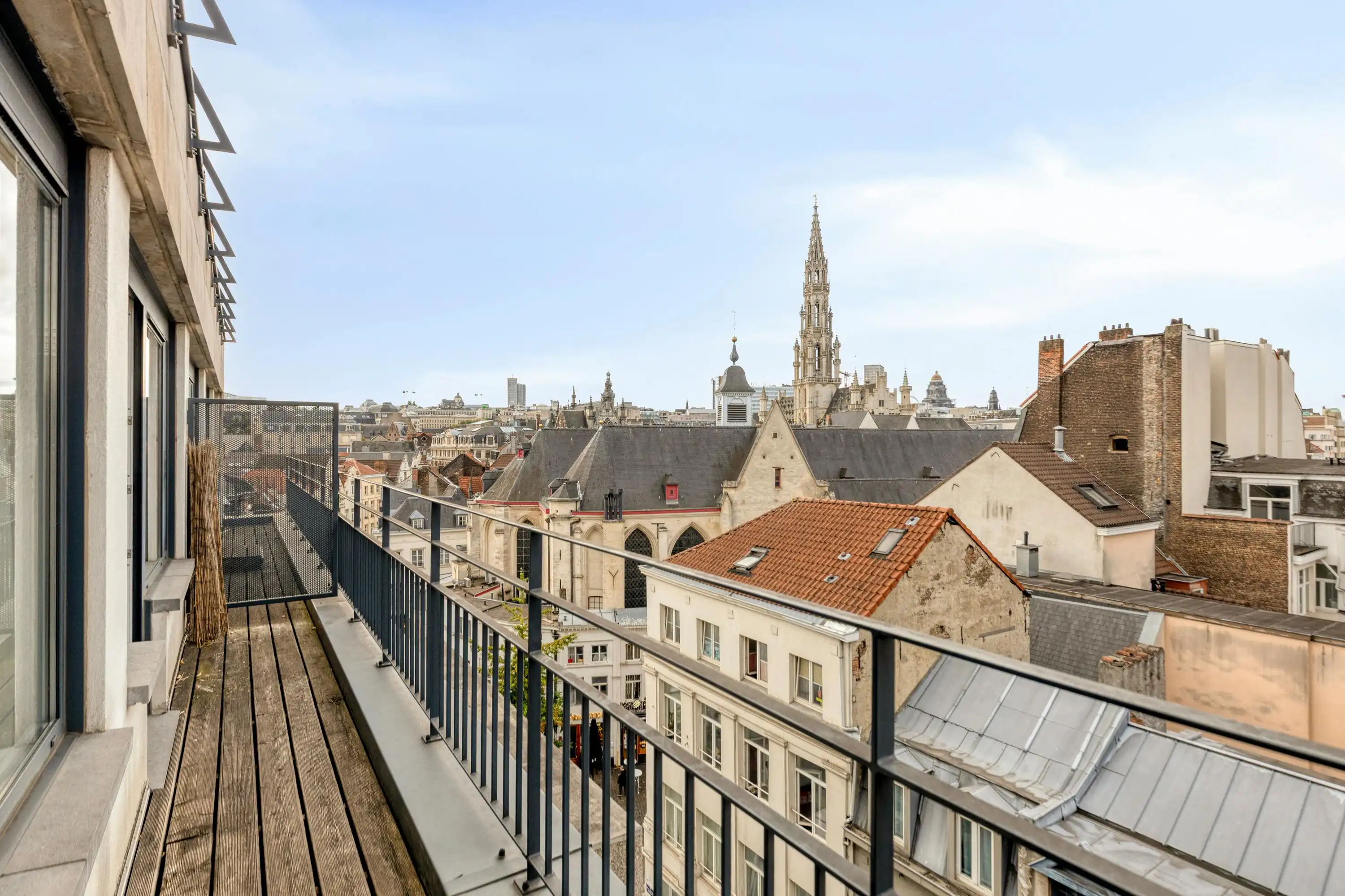 Lichtrijke Studio te Koop in Hartje Brussel foto 2