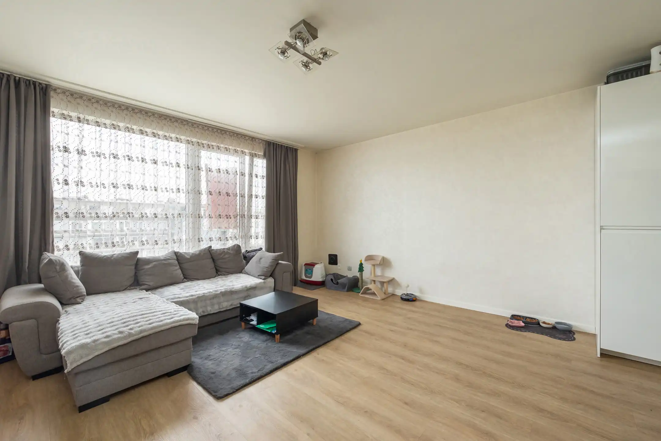 Appartement te koop foto {{pictureIndex}}